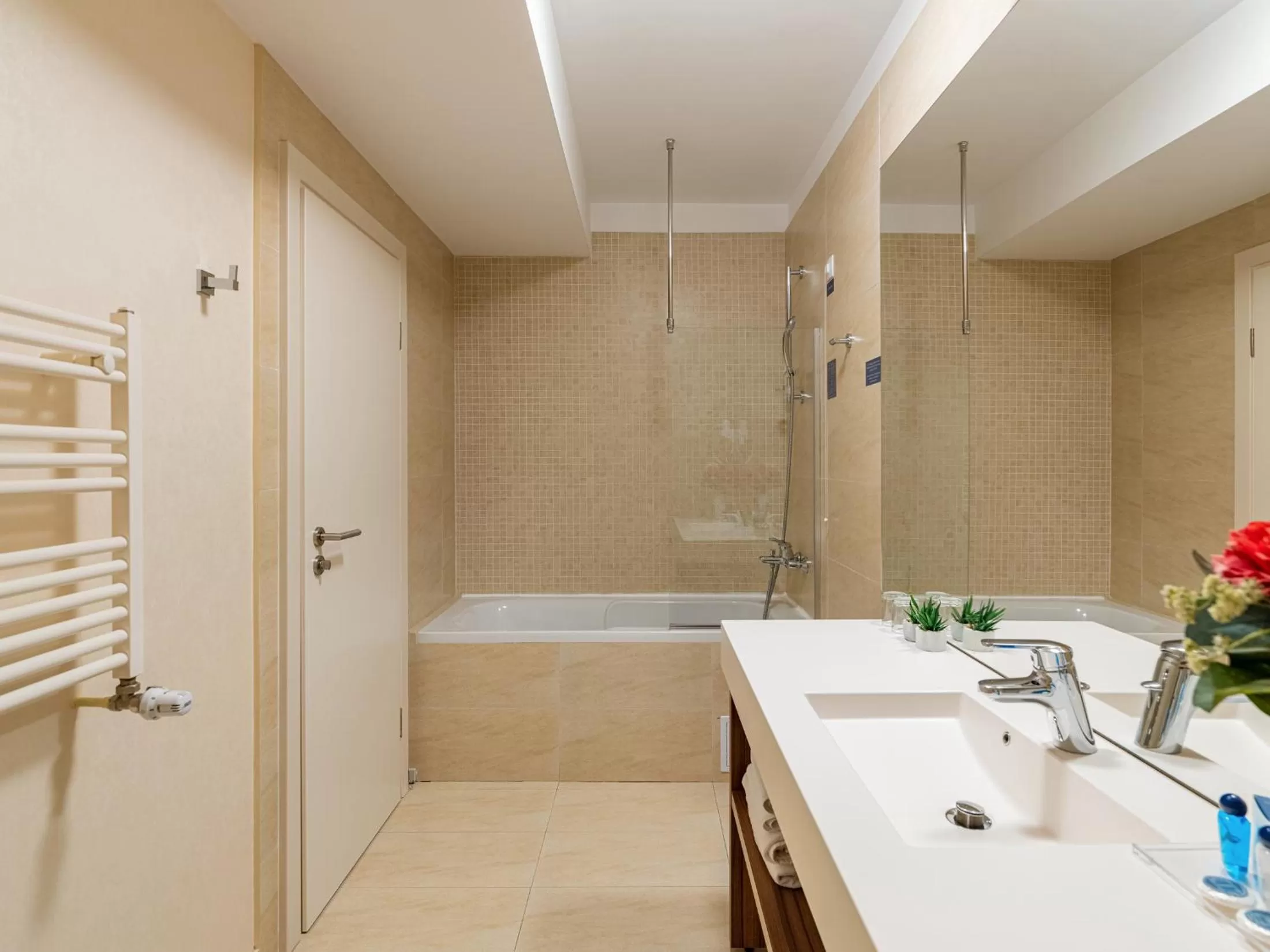 Bathroom in Concorde Old Bucharest Hotel