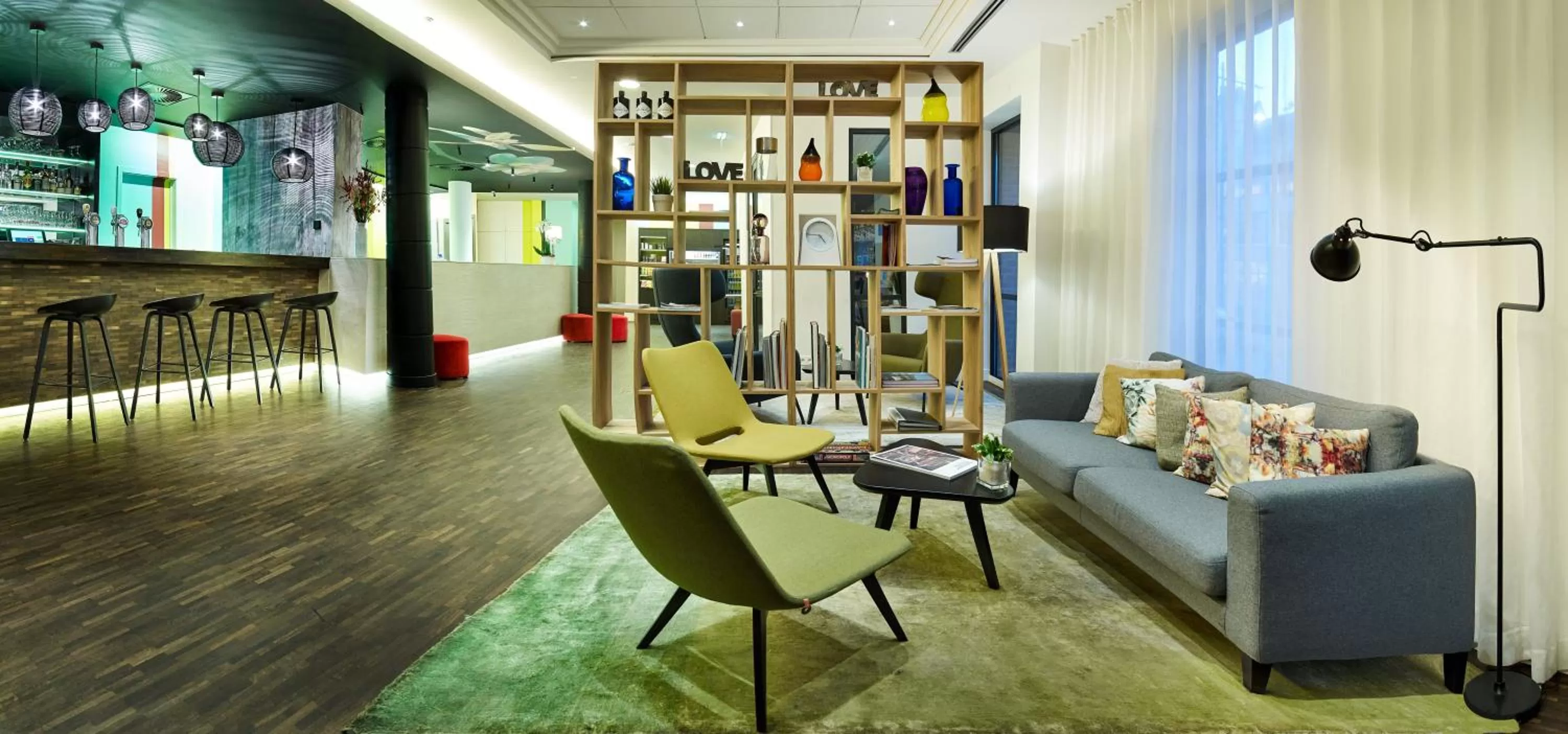 Lounge or bar in Holiday Inn Express Hasselt by IHG