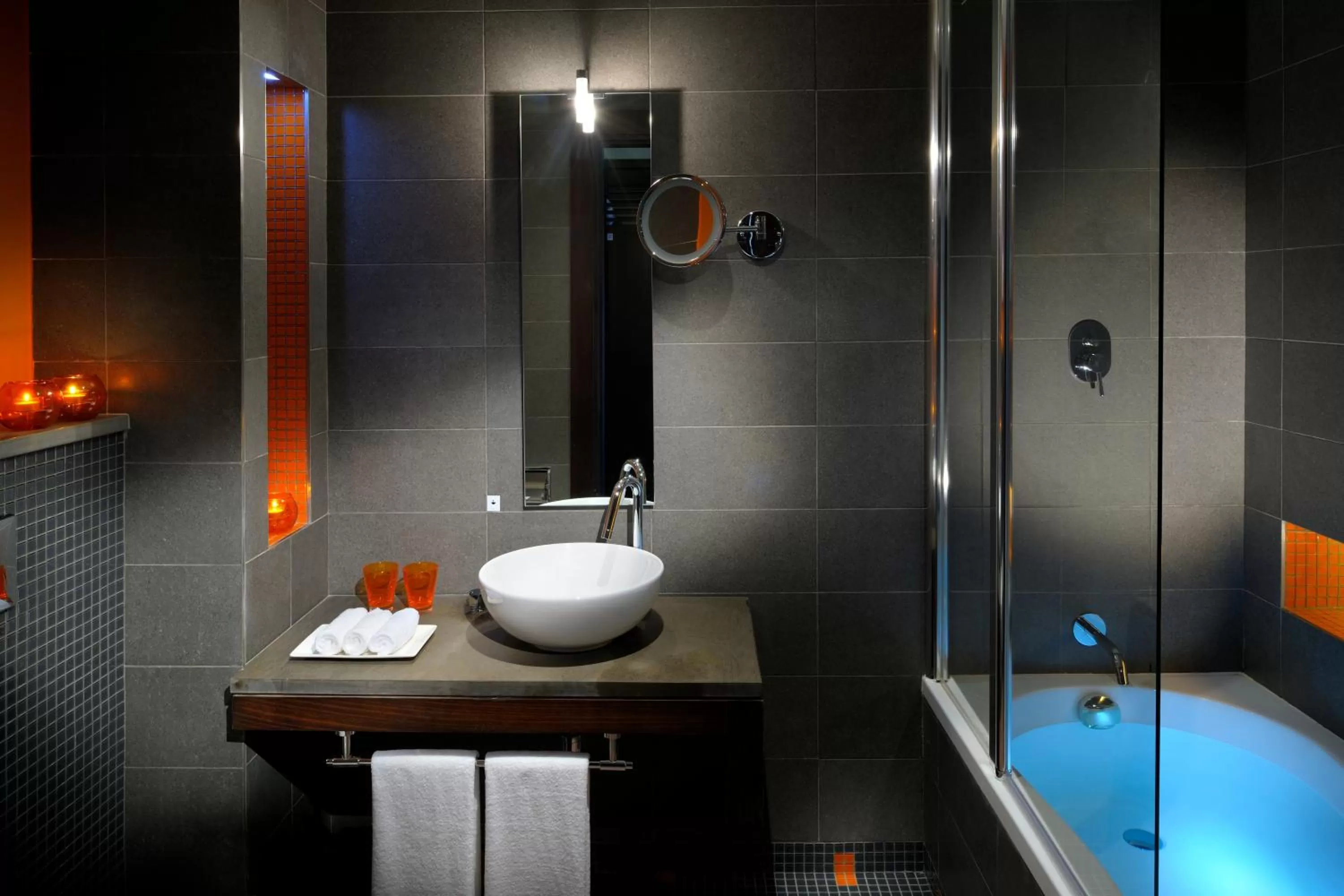 Bathroom in Hues Boutique Hotel