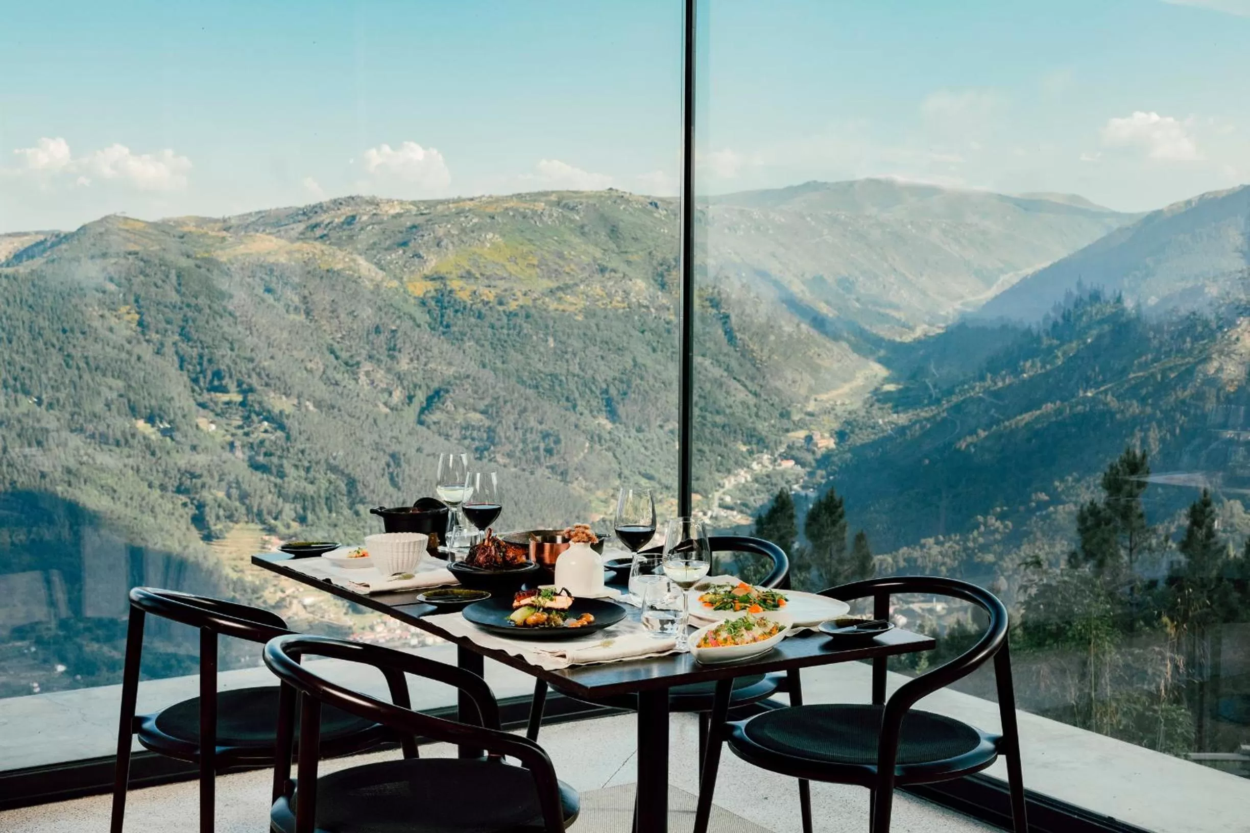 Restaurant/places to eat in Casa de São Lourenço - Burel Panorama Hotel - member of Relais & Châteaux