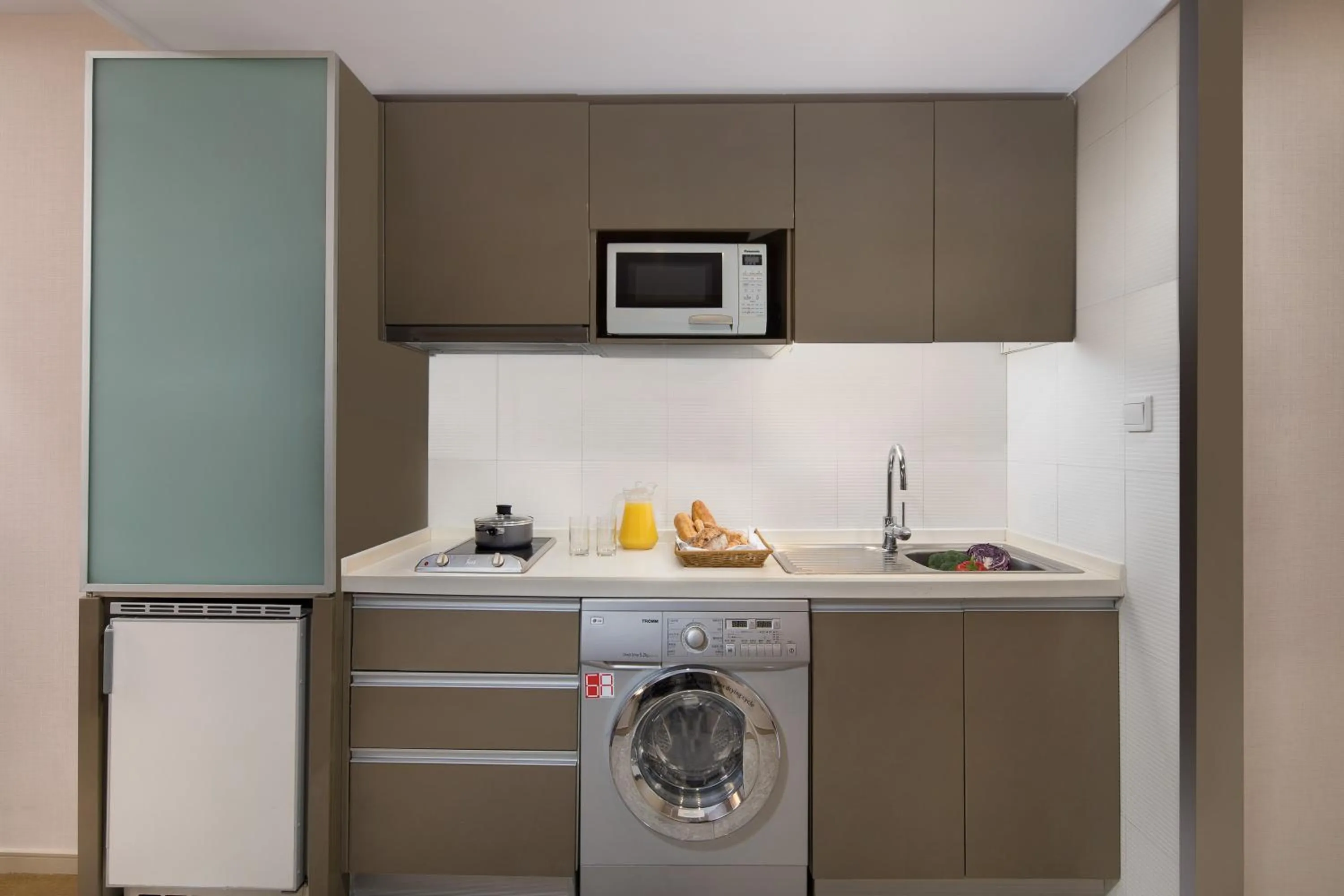 Kitchen or kitchenette in Somerset Emerald City Suzhou