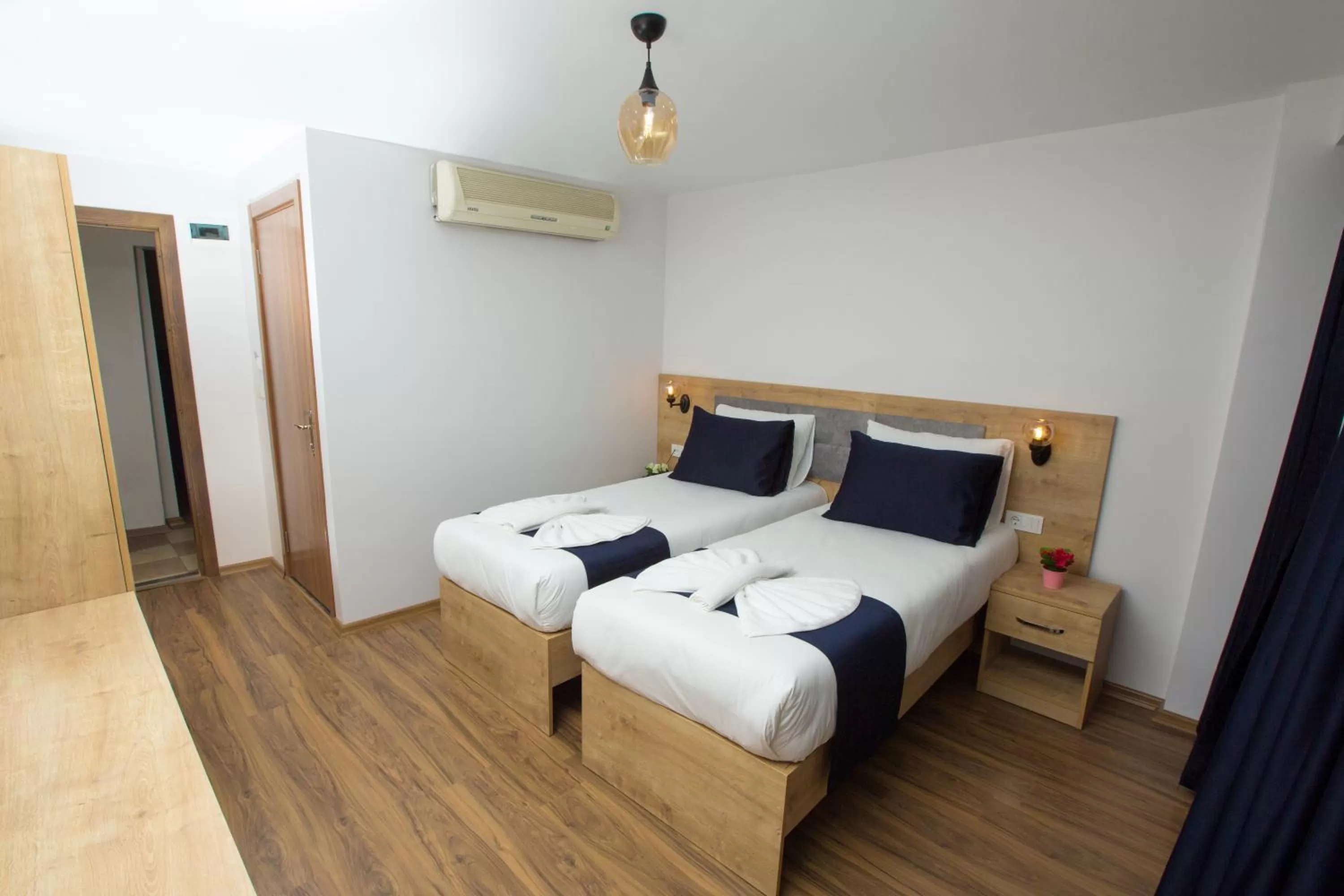 Bed in Golden Street Hotel