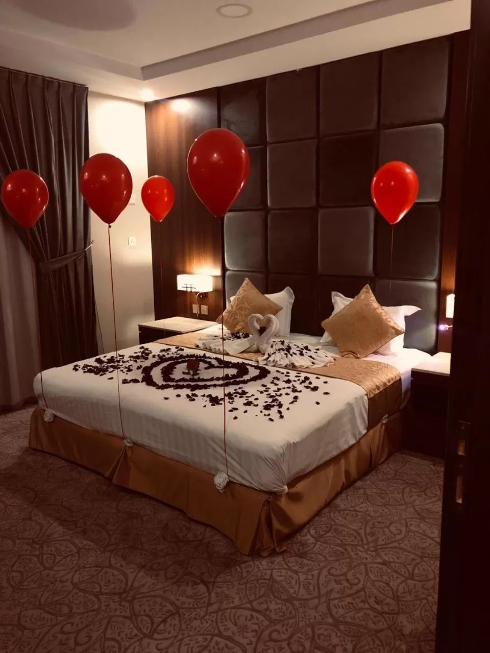 Property building, Bed in Qasr Rayana Aparthotel