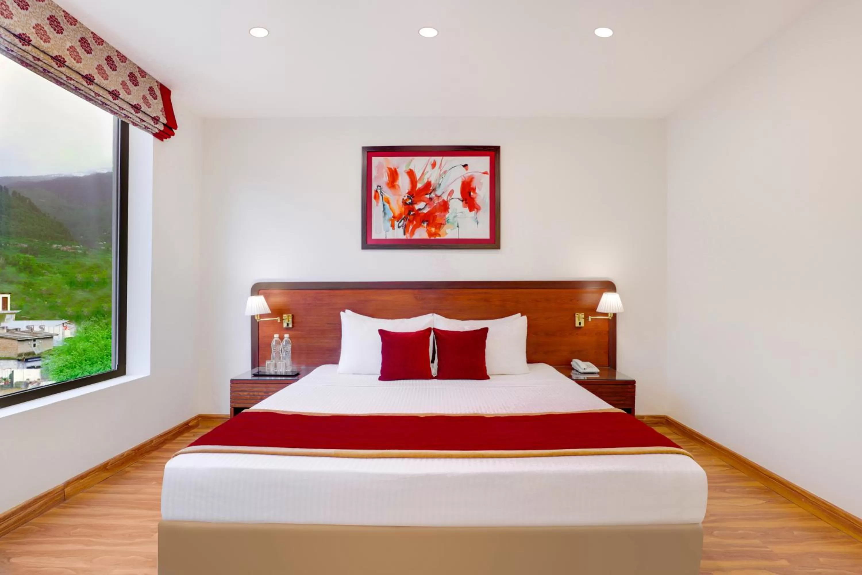 Bed in Lemon Tree Hotel Manali