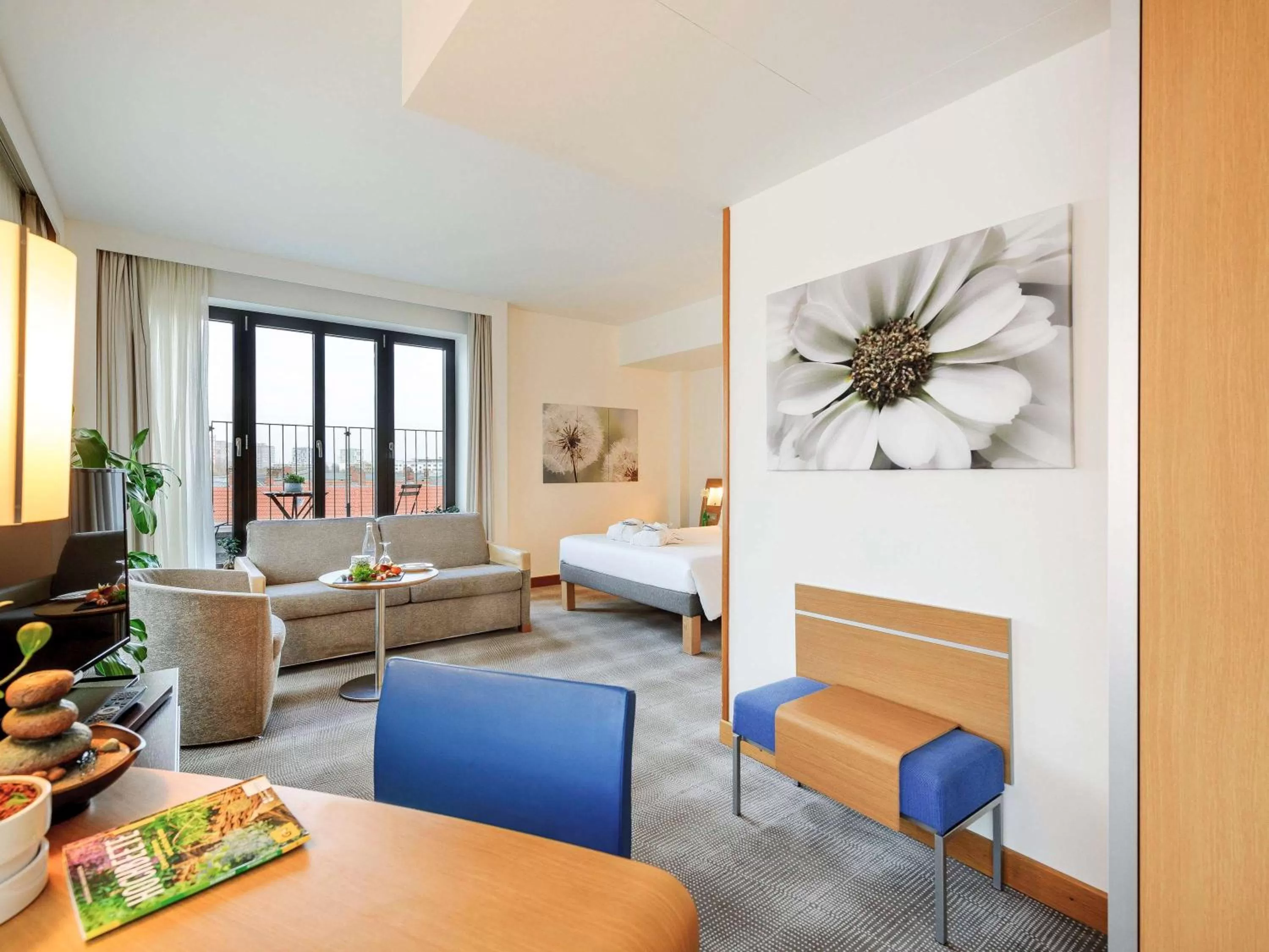 Photo of the whole room, Bed in Novotel Berlin Am Tiergarten