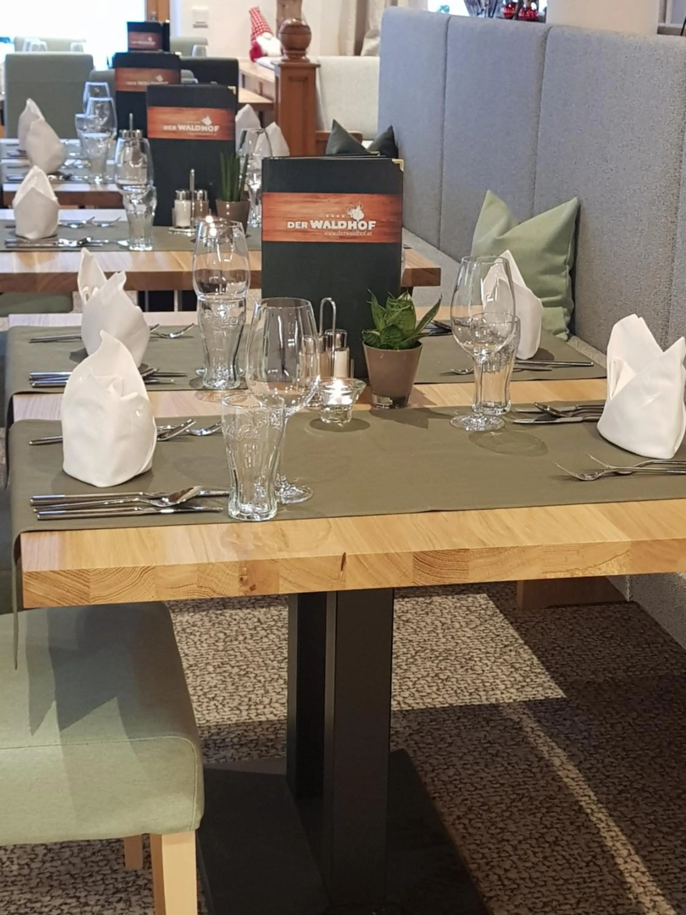 Restaurant/places to eat in Hotel Der Waldhof