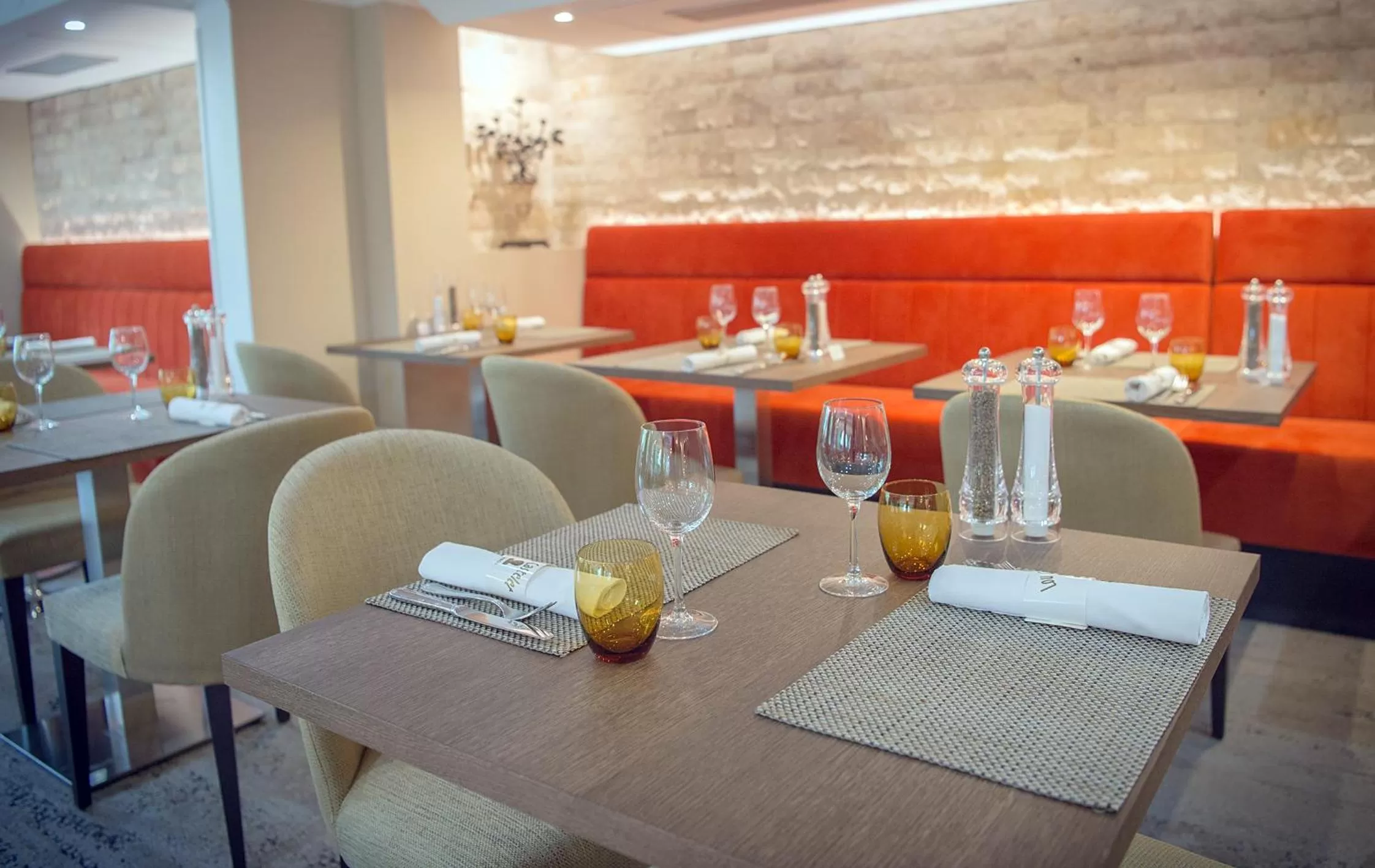 Restaurant/places to eat in Hotel Lou Castelet