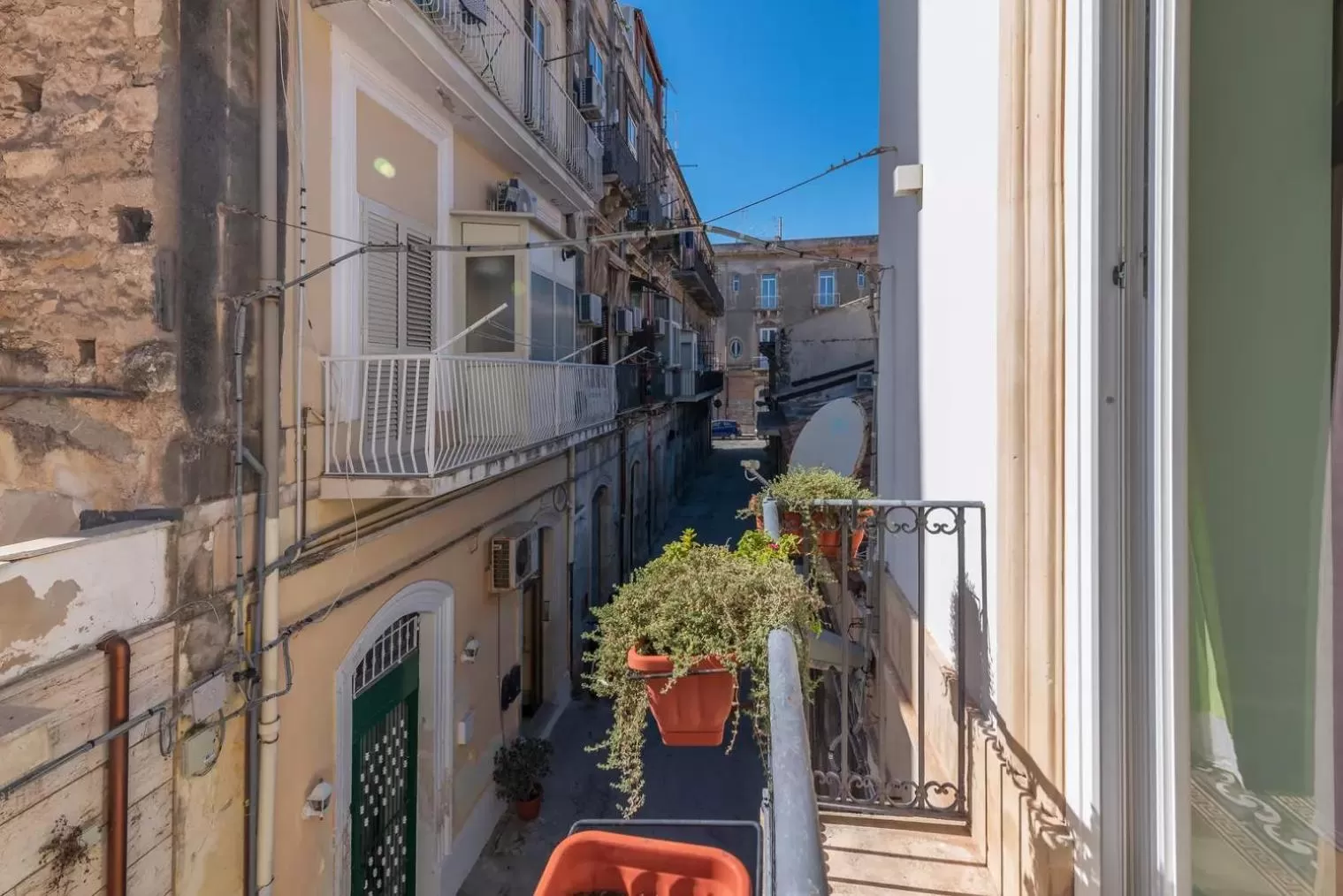 Property building in A'Storia