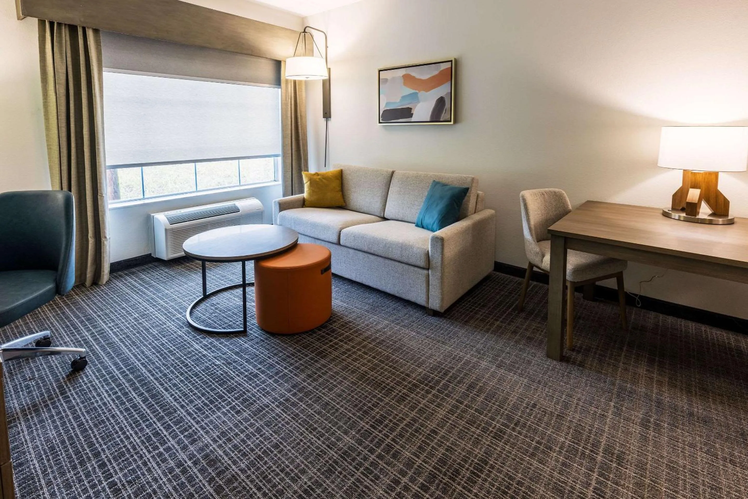 Bedroom, Seating Area in La Quinta by Wyndham New Iberia