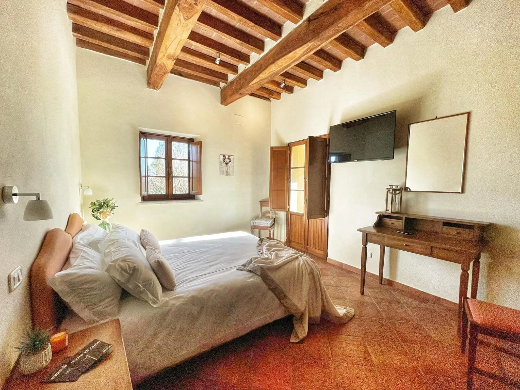 Photo of the whole room, Bed in Hotel More di Cuna