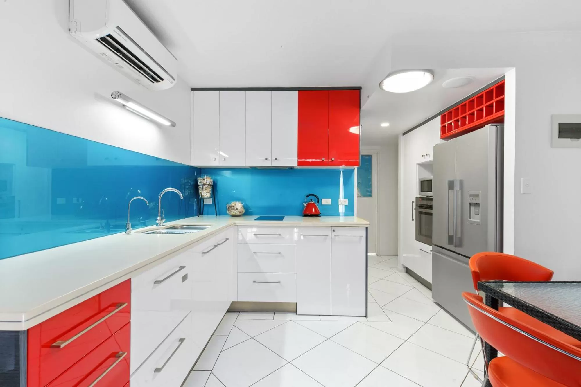 Kitchen or kitchenette in Bayview Tower