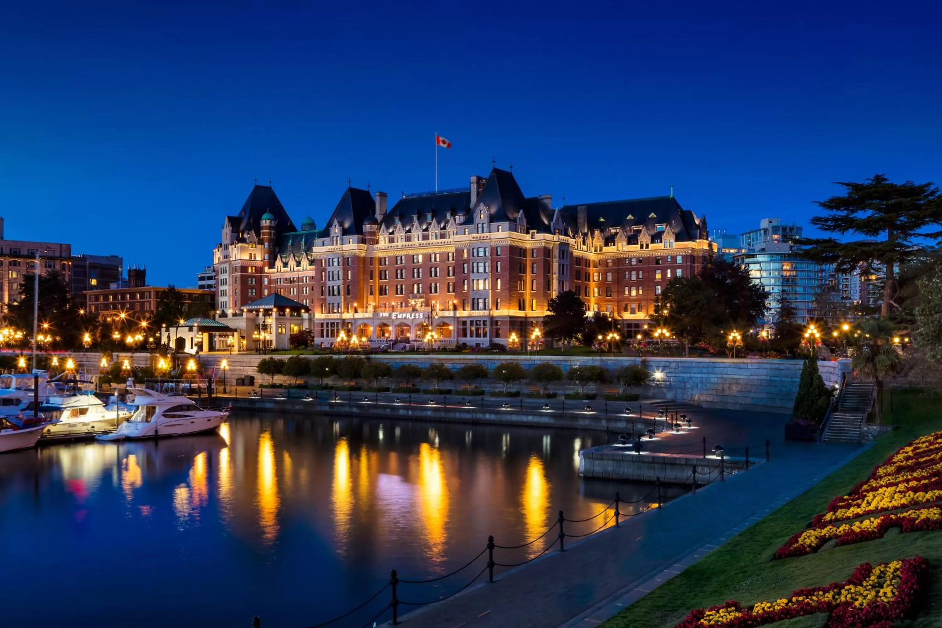Facade/entrance in Fairmont Empress Hotel