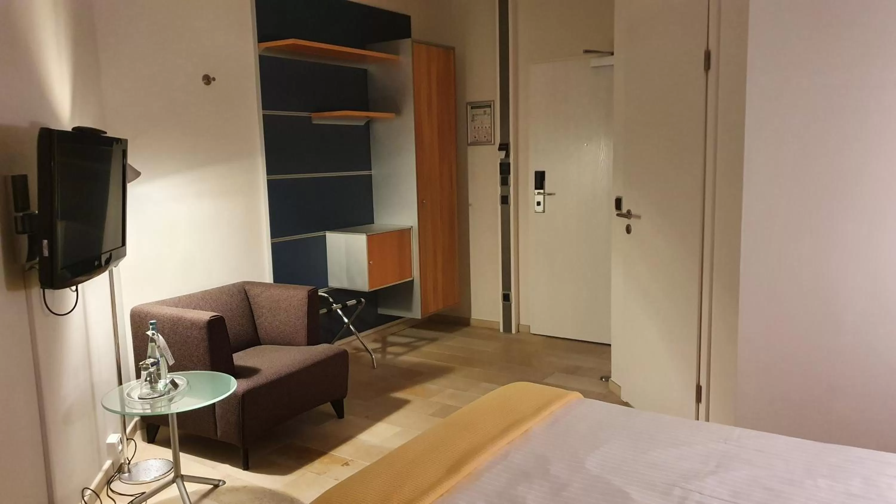 Photo of the whole room, TV/Entertainment Center in Domaine Leidinger