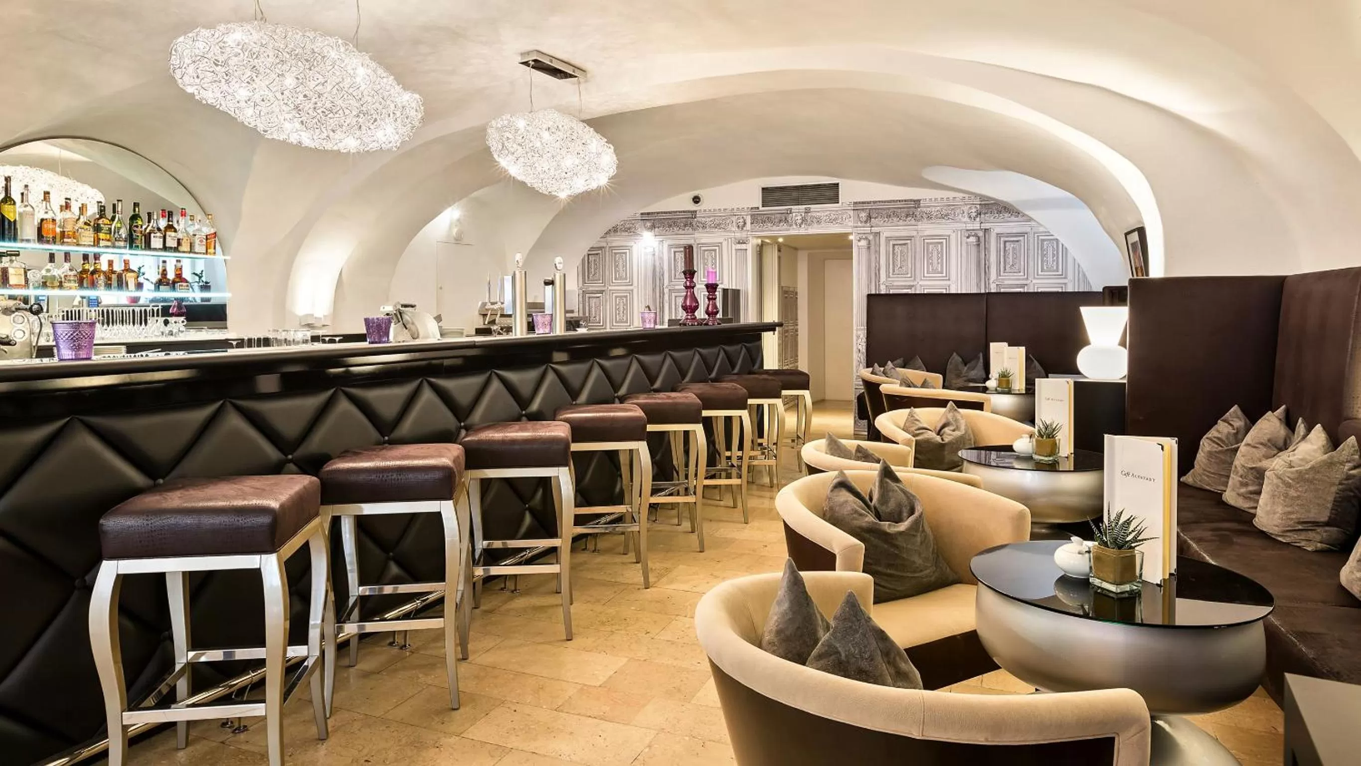 Restaurant/places to eat in Radisson Blu Hotel Altstadt