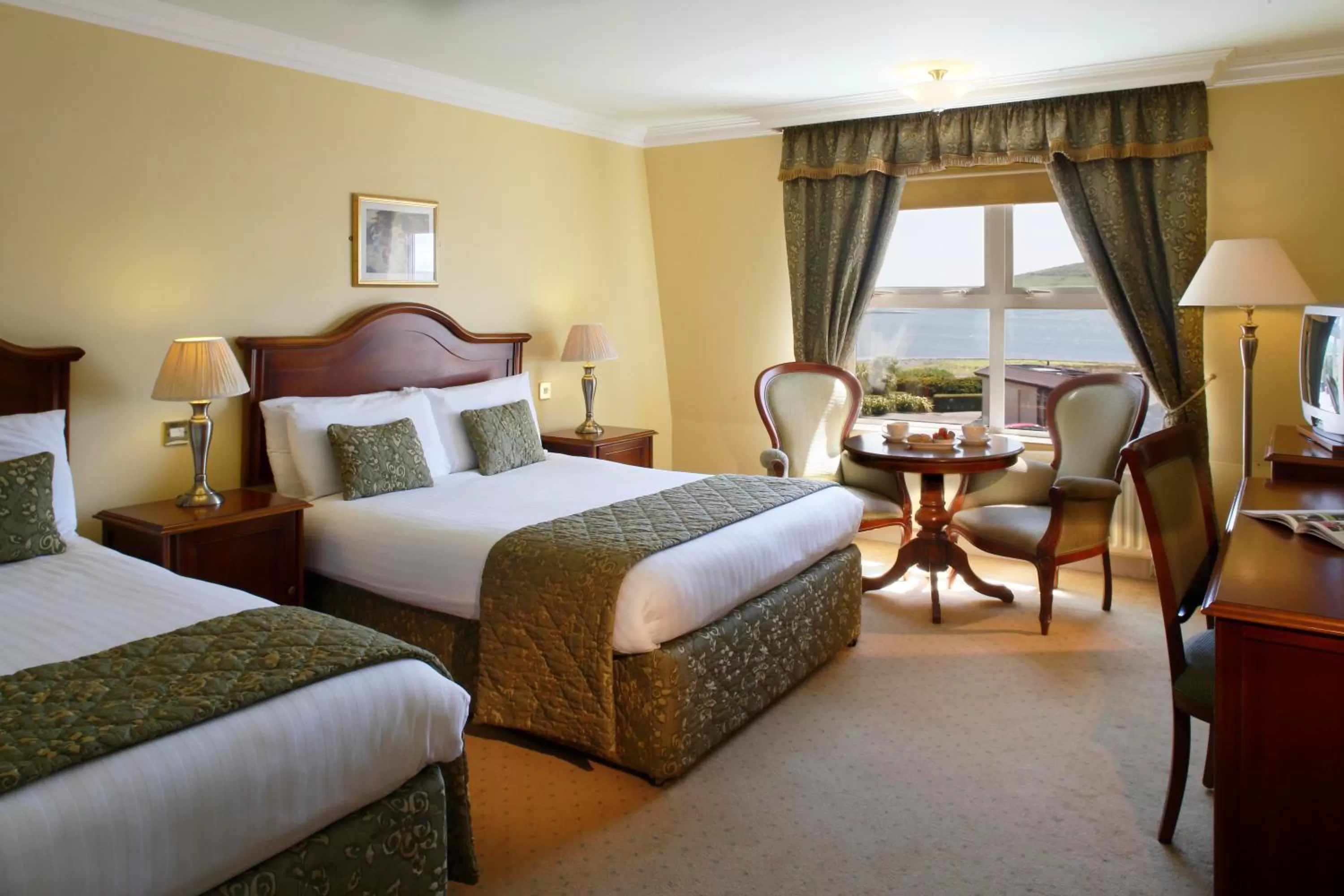 Bed in Dingle Skellig Hotel
