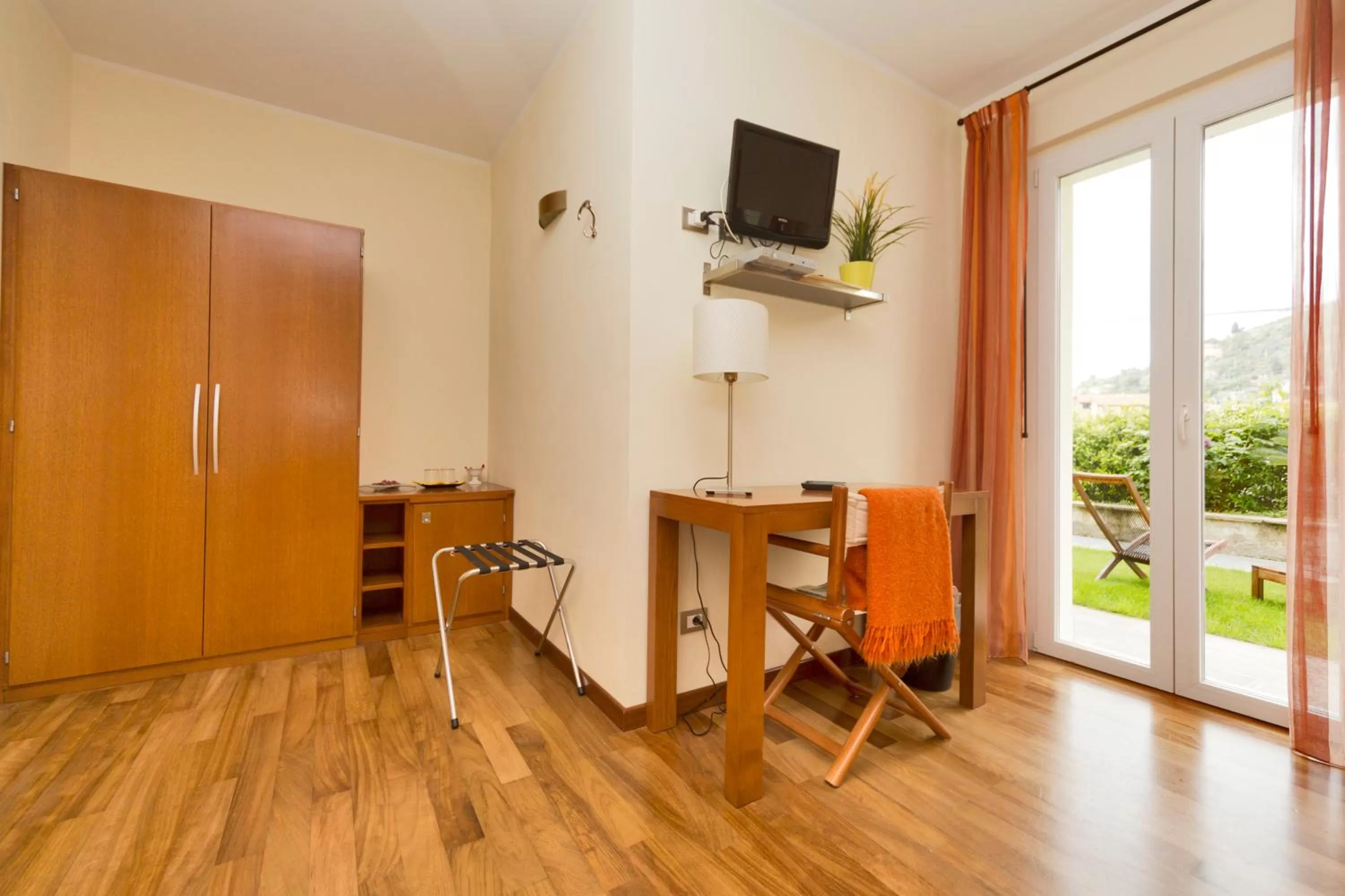 TV and multimedia in Oasi Hotel