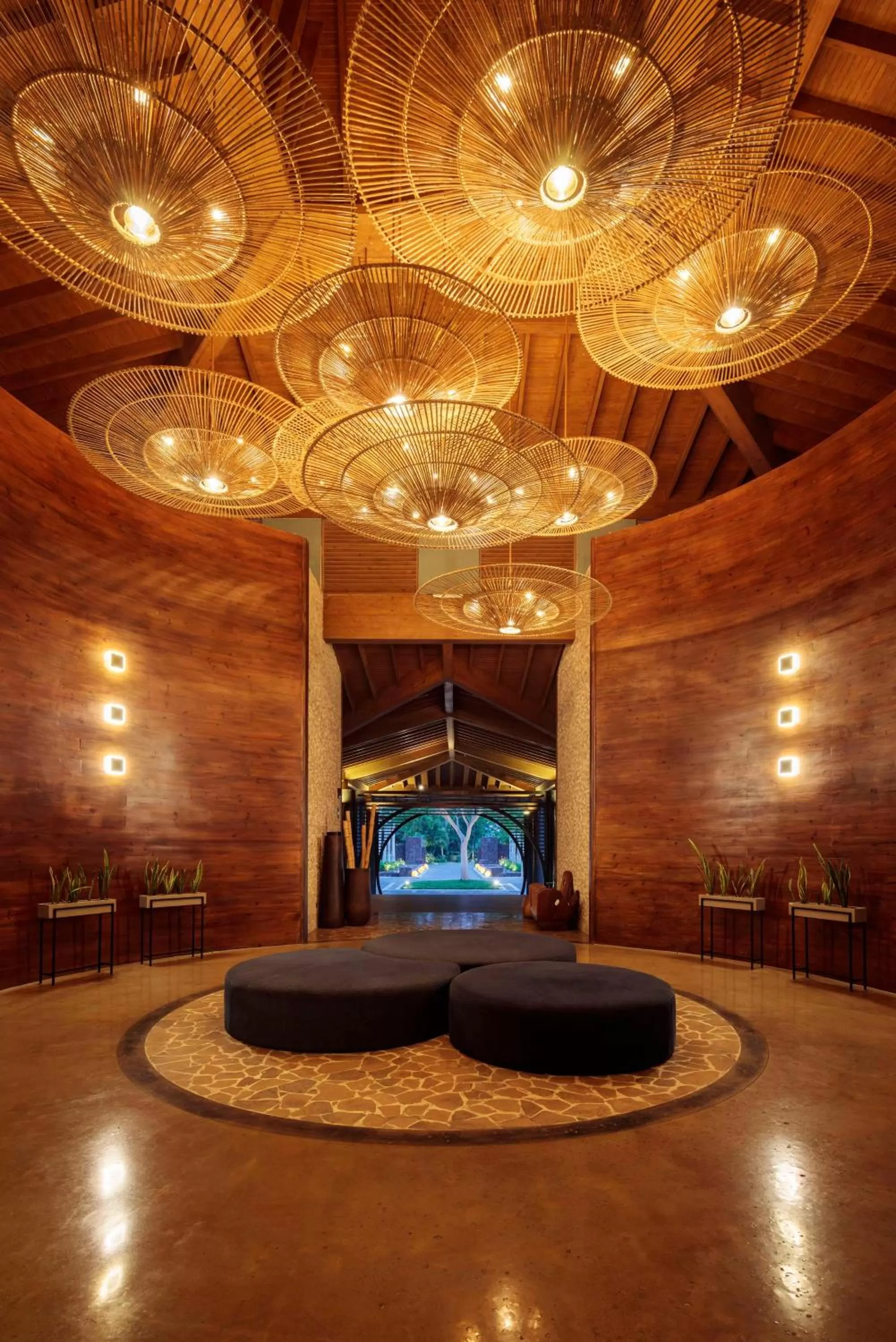 Restaurant/places to eat in Indura Beach & Golf Resort Curio Collection By Hilton