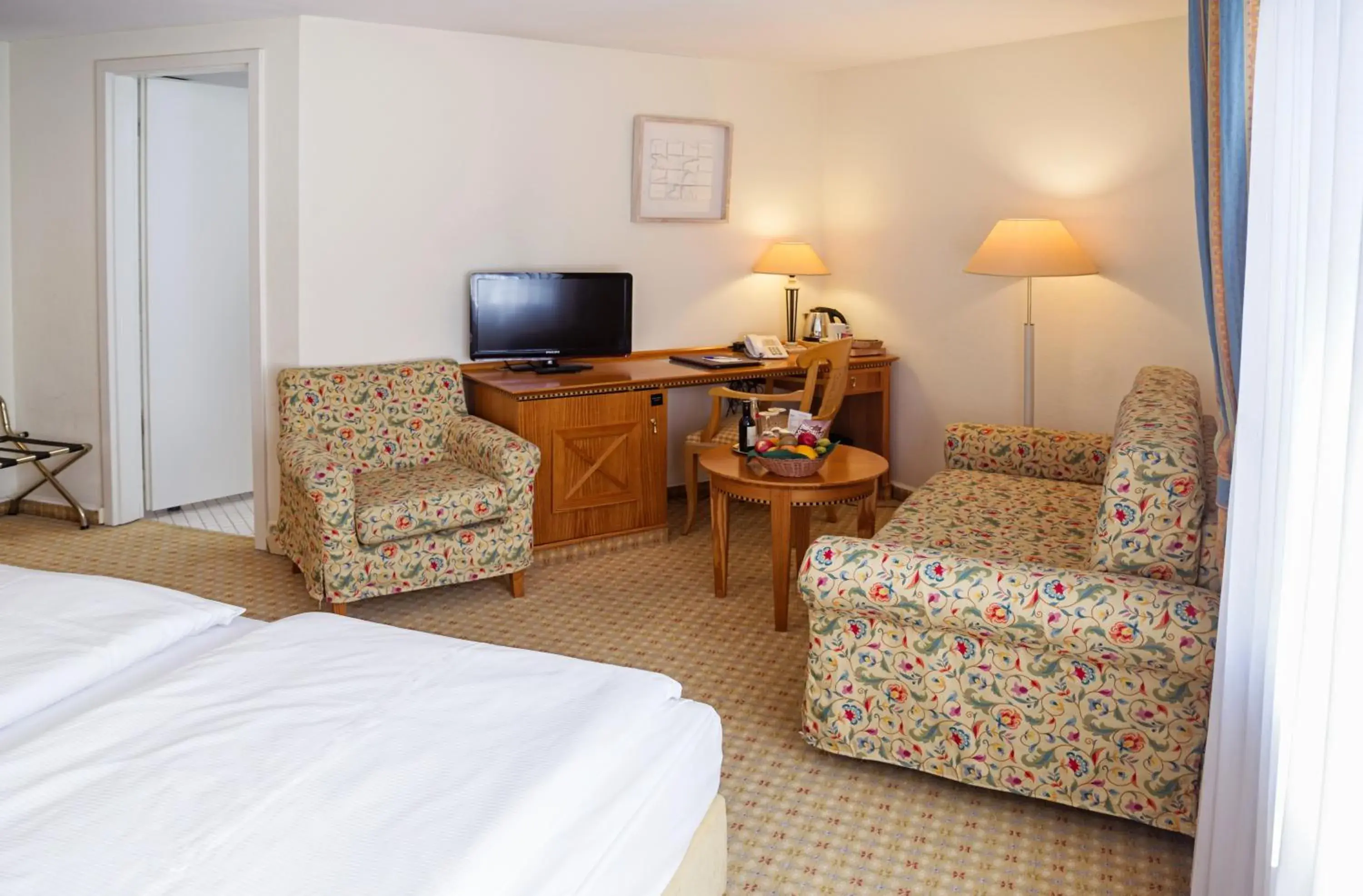 Superior Twin Room in Hotel Domicil Berlin by Golden Tulip Superior Twin Room in Hotel Domicil Berlin by Golden Tulip