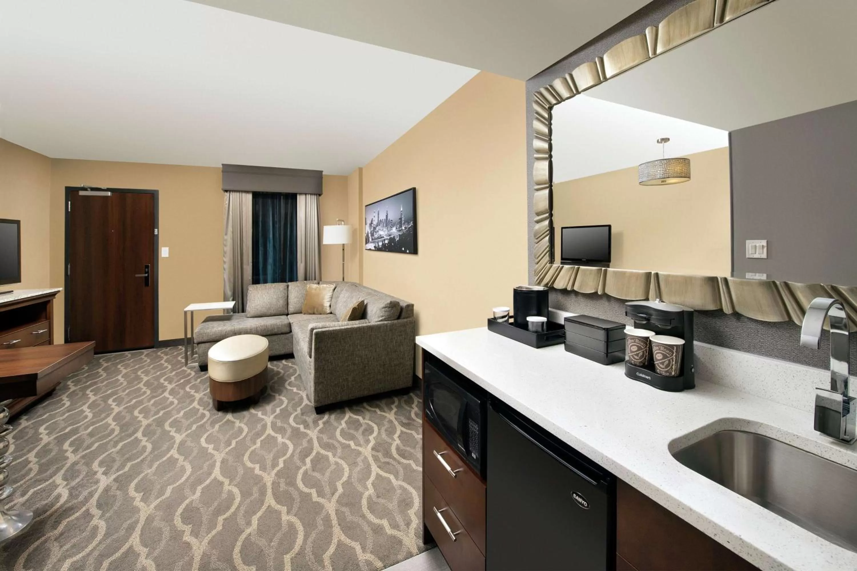 Bedroom in Embassy Suites by Hilton Atlanta Airport