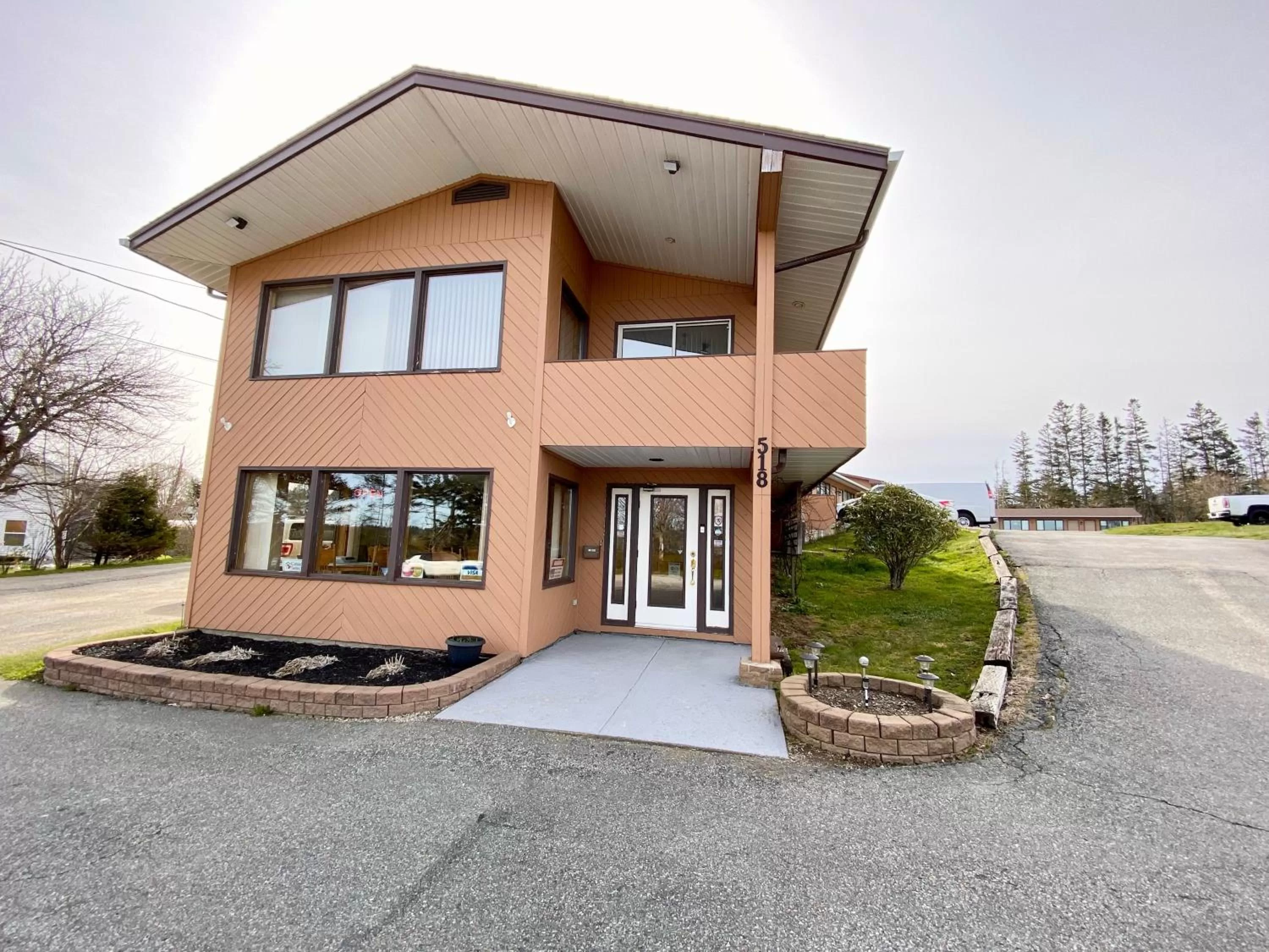 Facade/entrance in New Age Inn - Voyageur