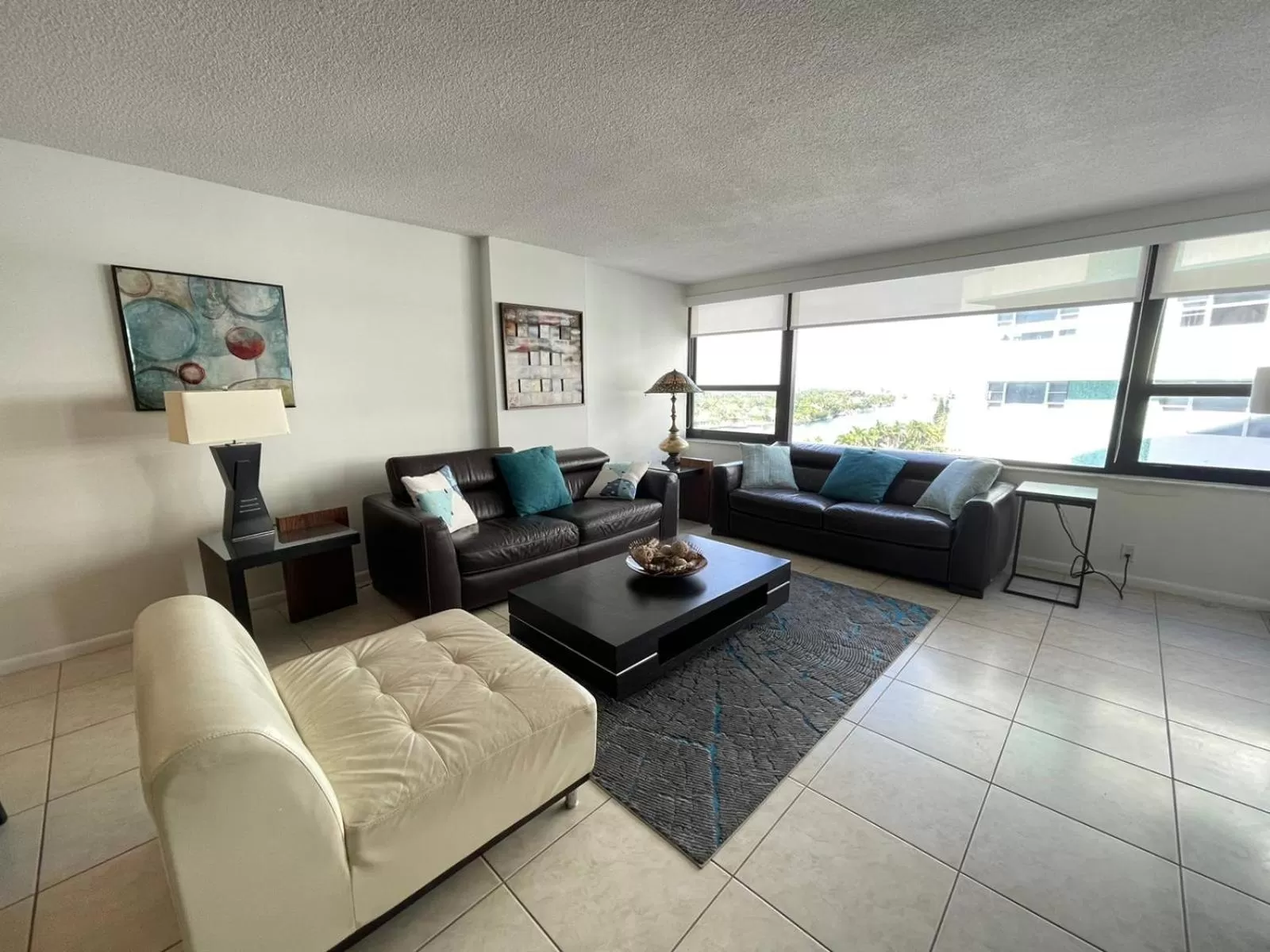 Living room, Seating Area in The Alexander Beach Residences