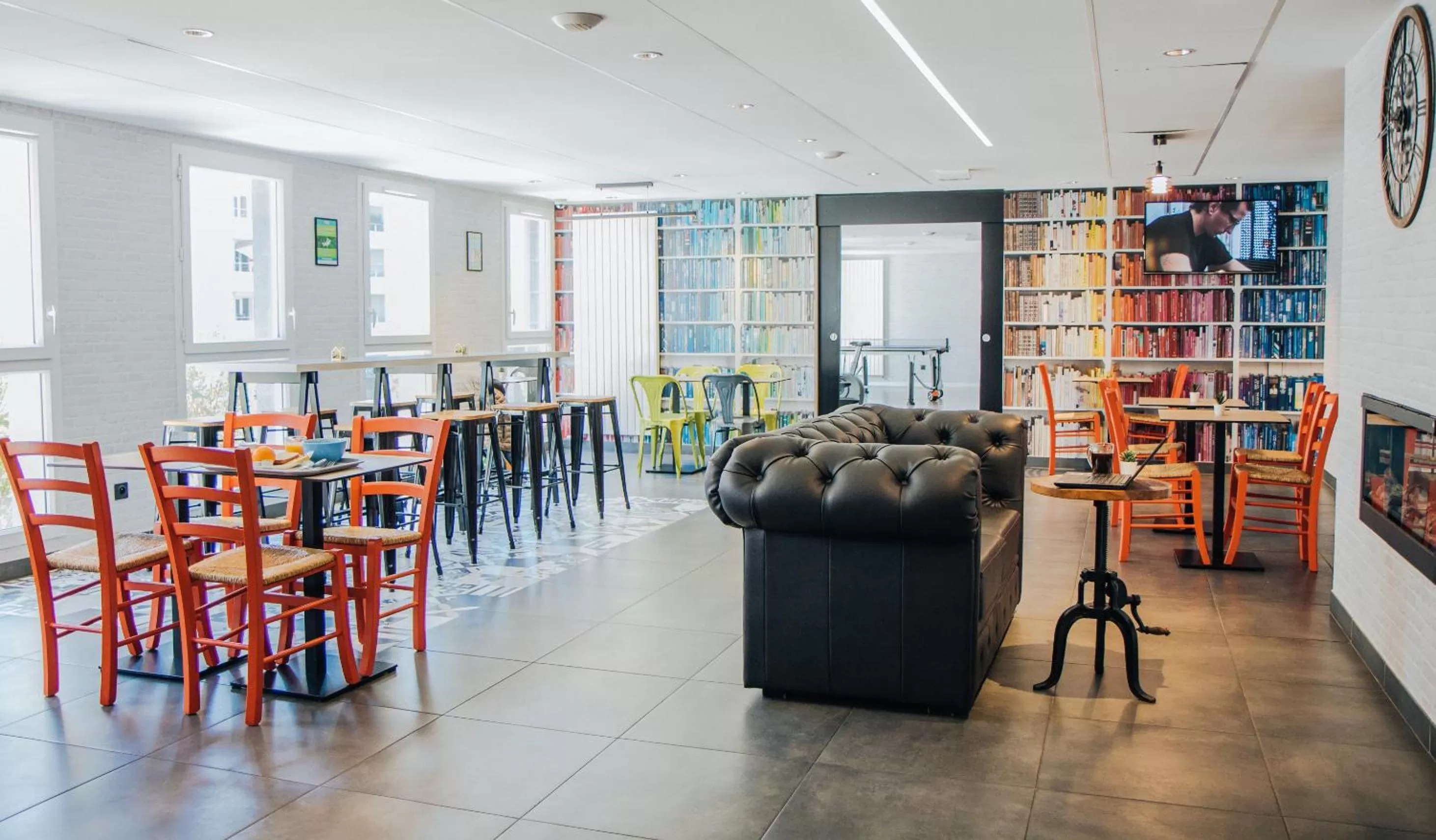 Restaurant/Places to Eat in Twenty Business Flats Nîmes Trigone