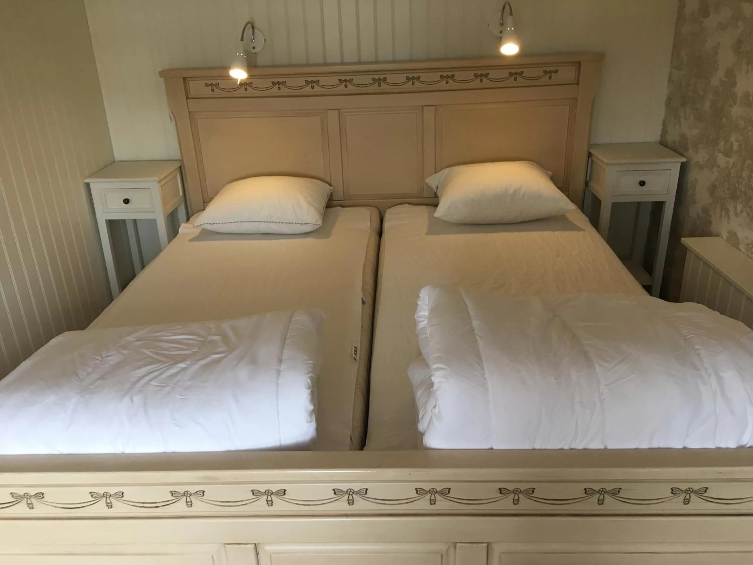 Bed in Augustas Bed & Breakfast