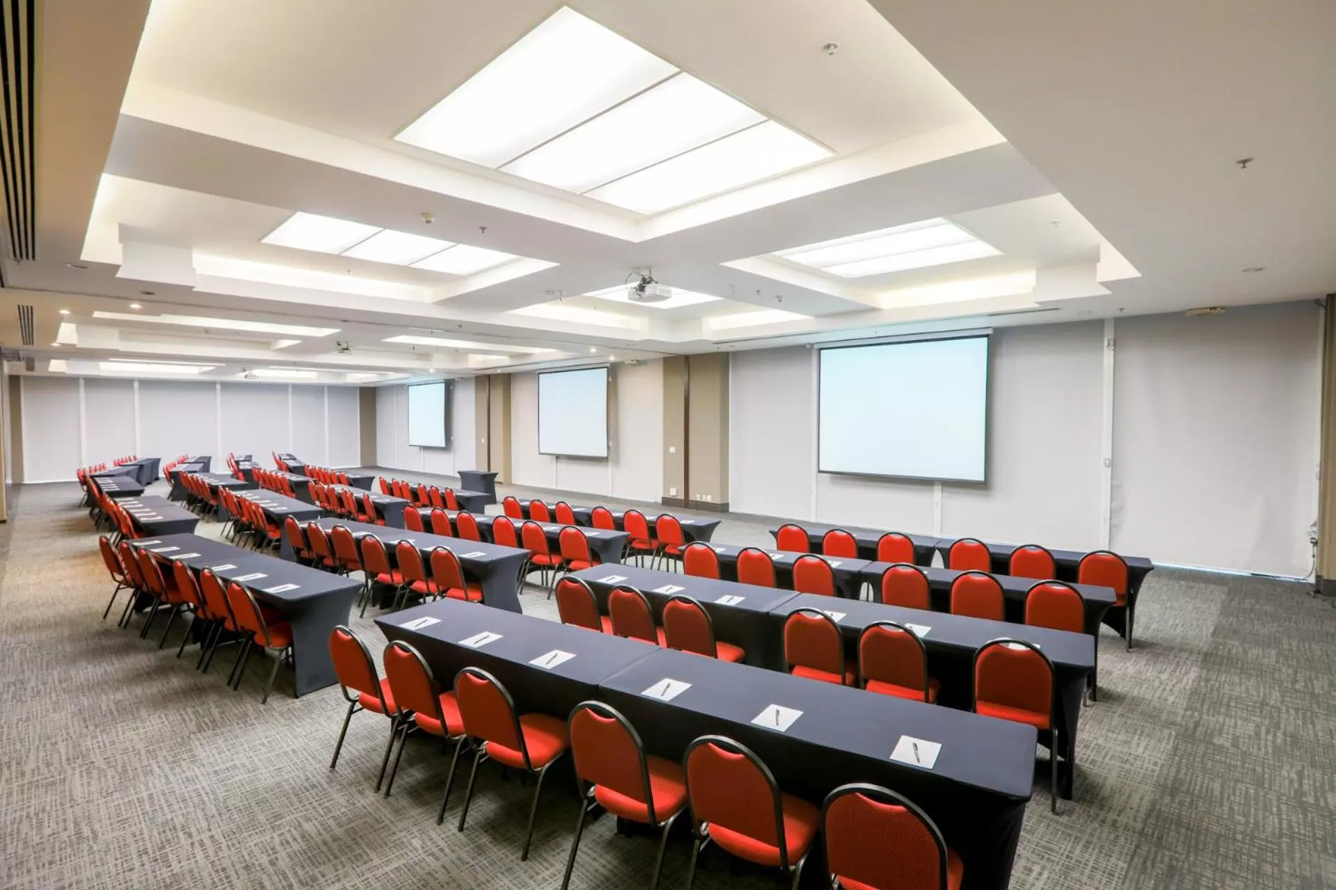 Meeting/conference room in Pestana Curitiba