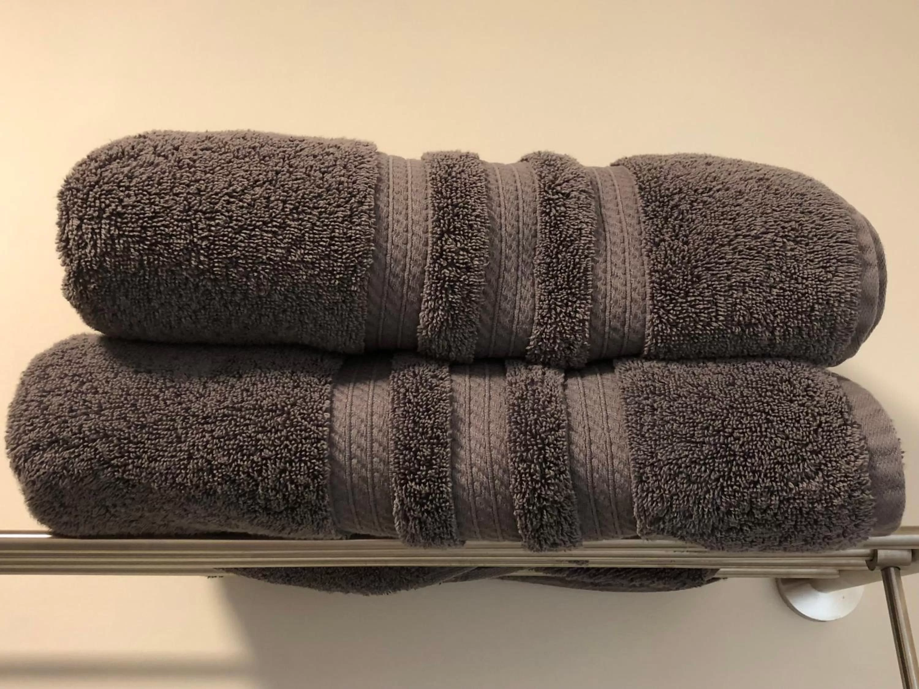 Bathroom in Cardinal Inn