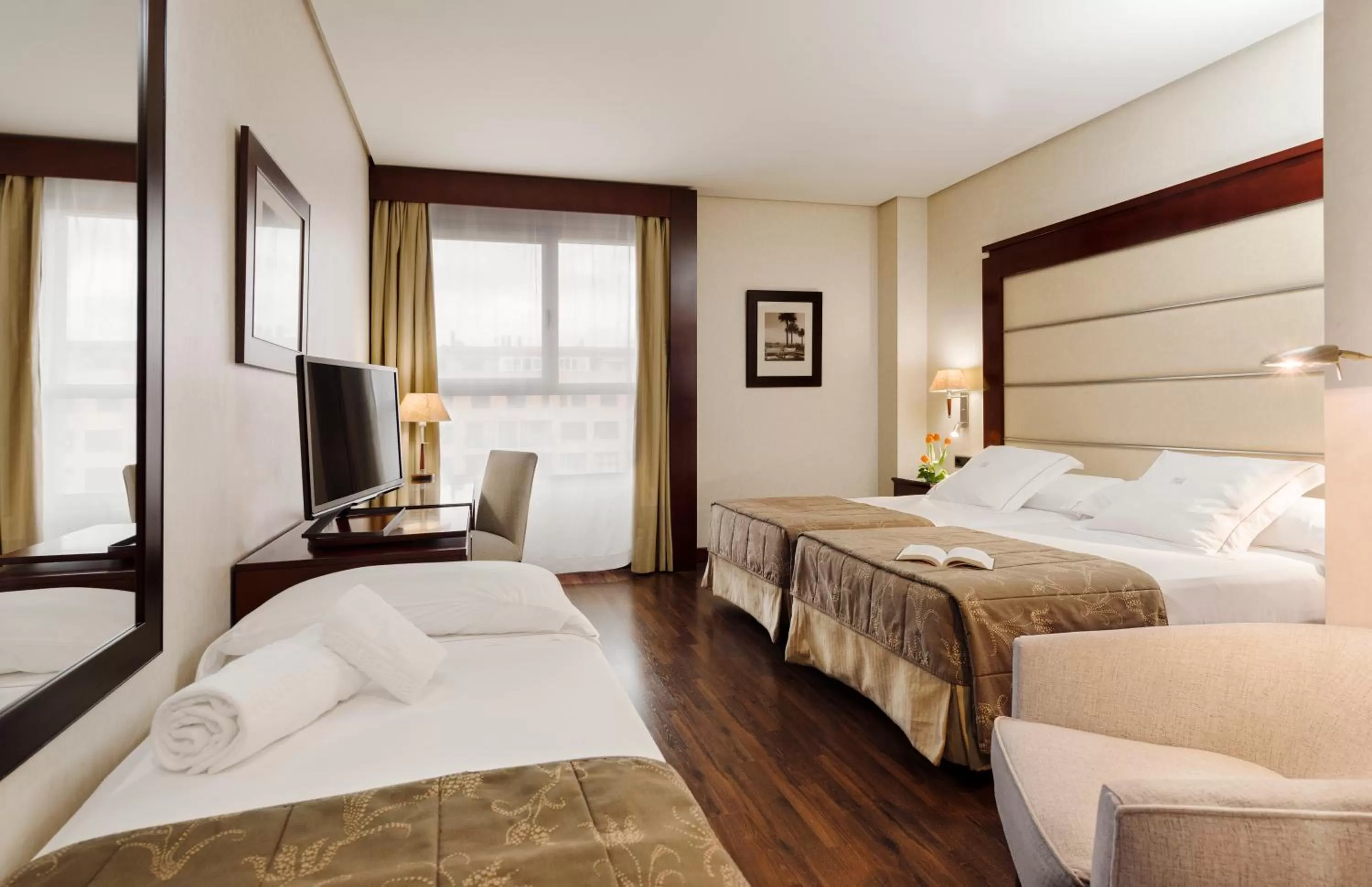 Photo of the whole room, Bed in Hotel Valencia Center