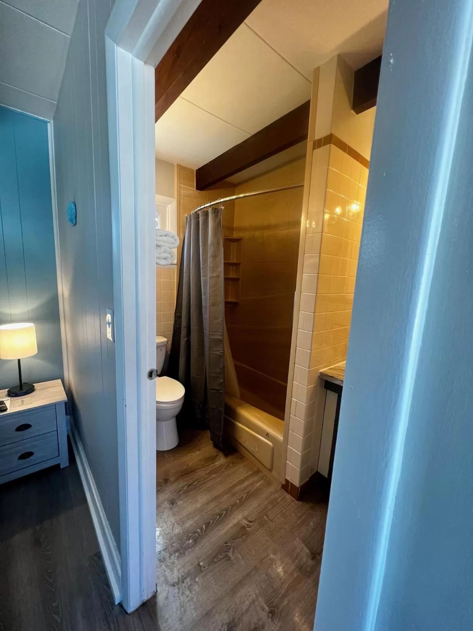 Claddagh Motel & Suites