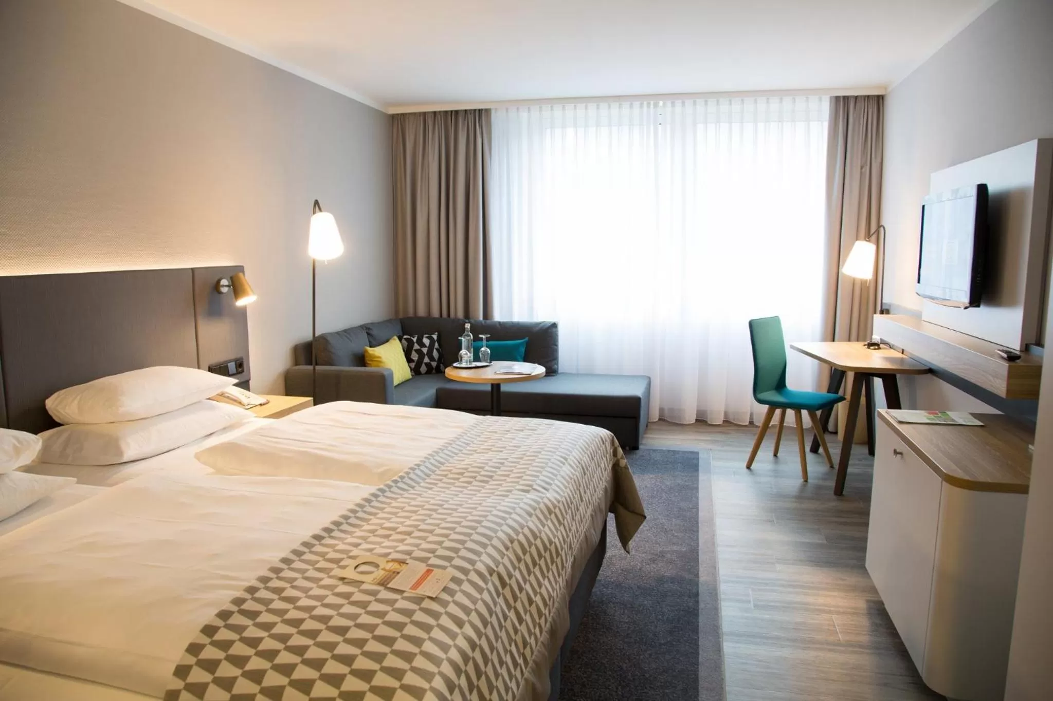 Photo of the whole room, Bed in Holiday Inn Düsseldorf-Neuss by IHG