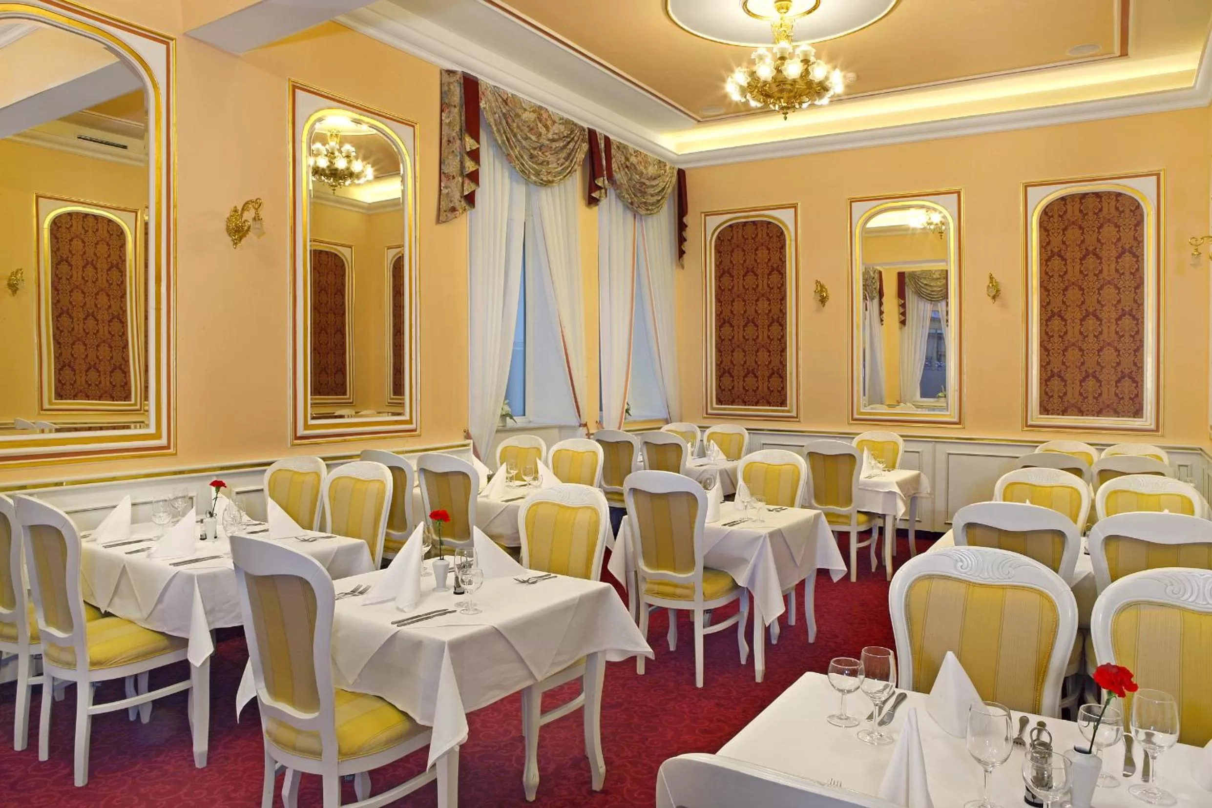 Restaurant/places to eat in Ensana Hvězda - Imperiál - Neapol