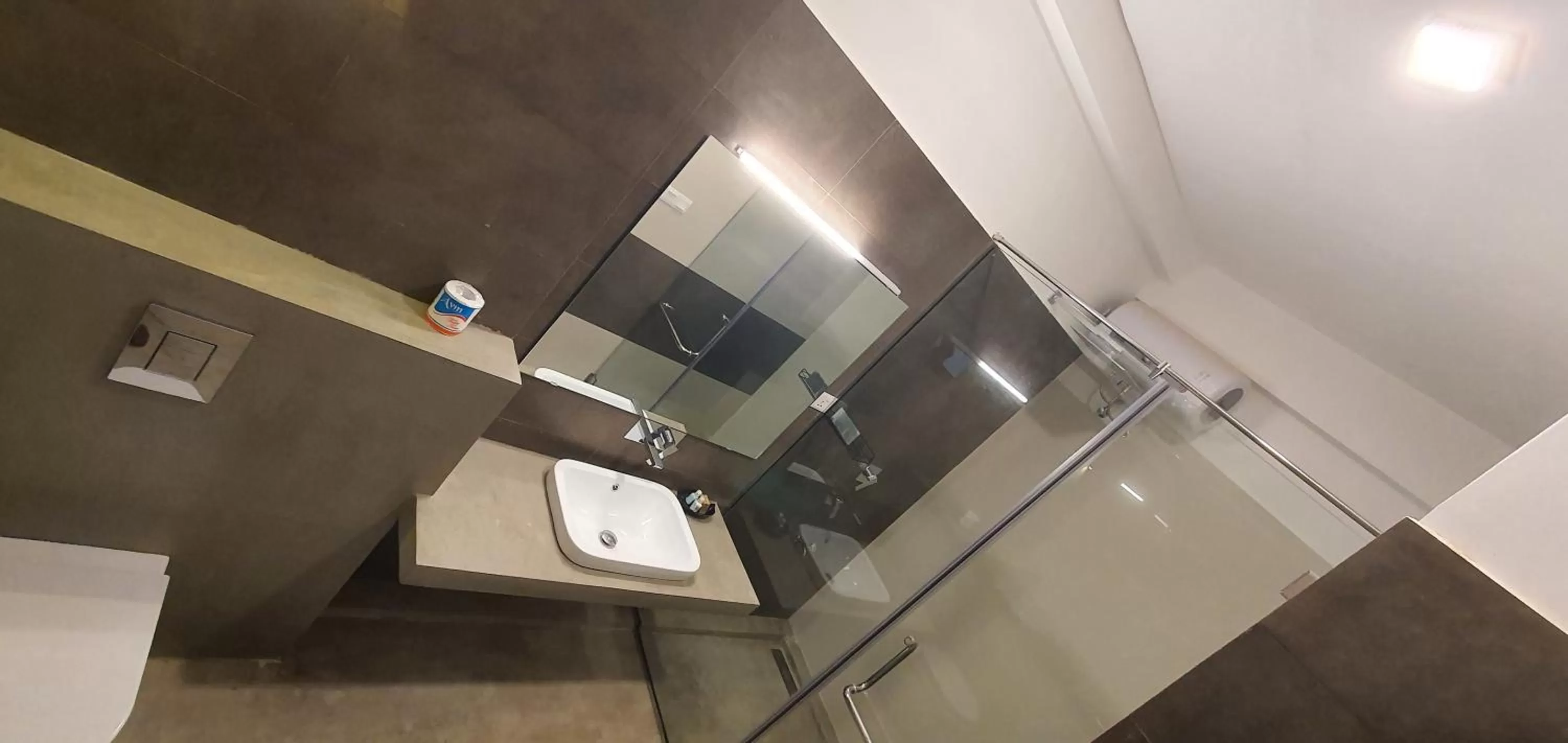Bathroom in Hotel Kandyan View ''Free pickup from Kandy city''