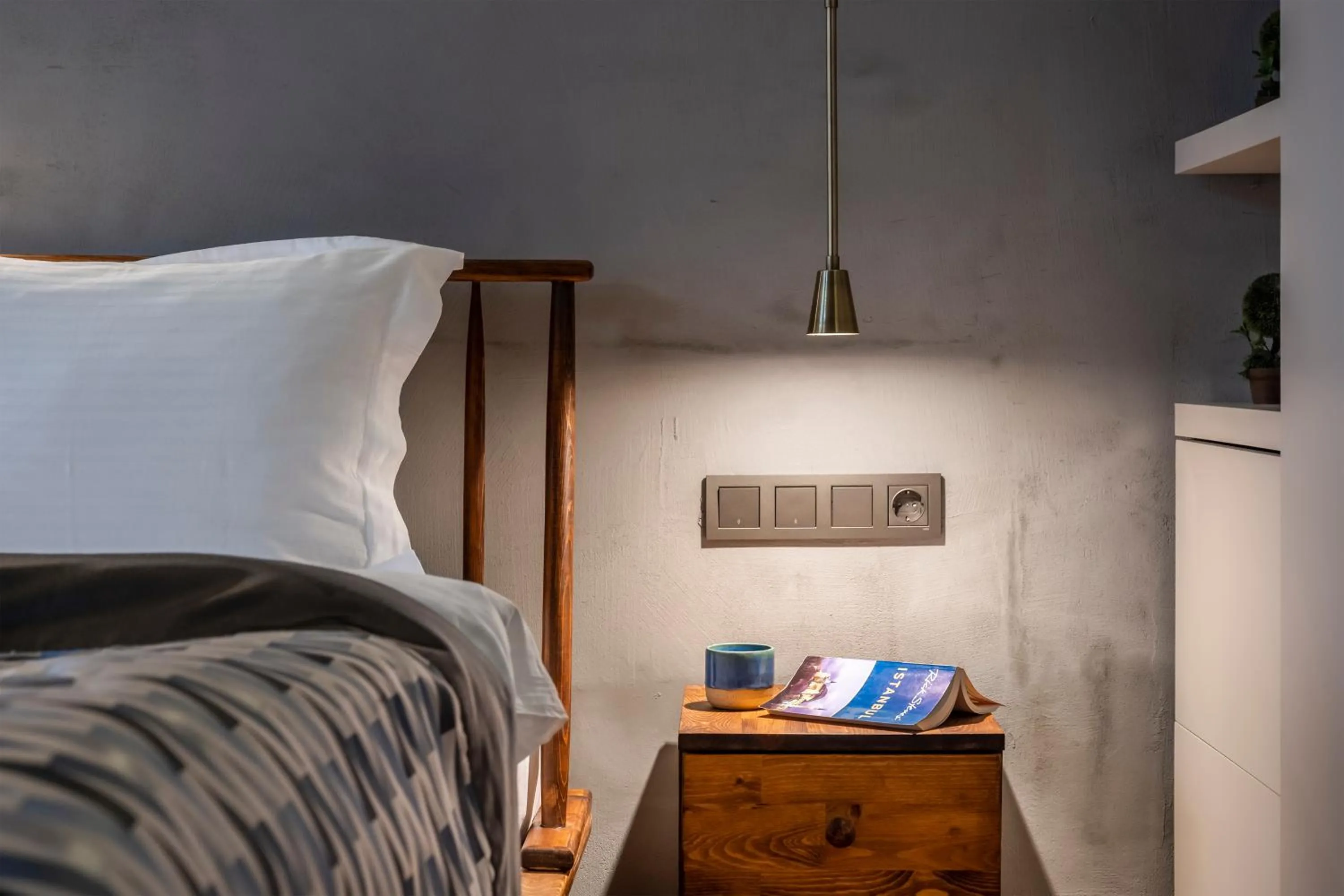 Decorative detail, Bed in Ansen Hotel and Suites