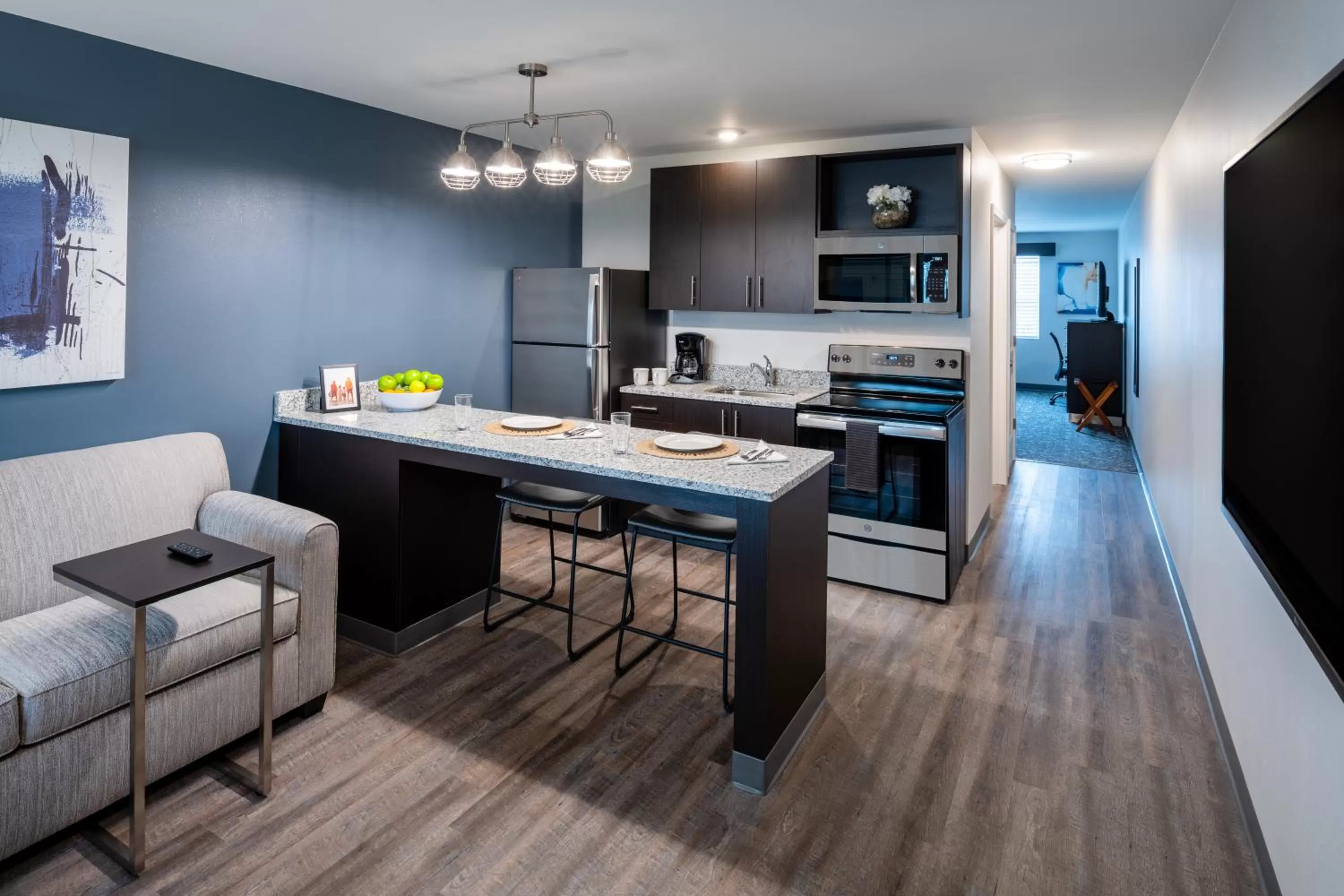 Kitchen or kitchenette in stayAPT Suites Alexandria-Fort Belvoir