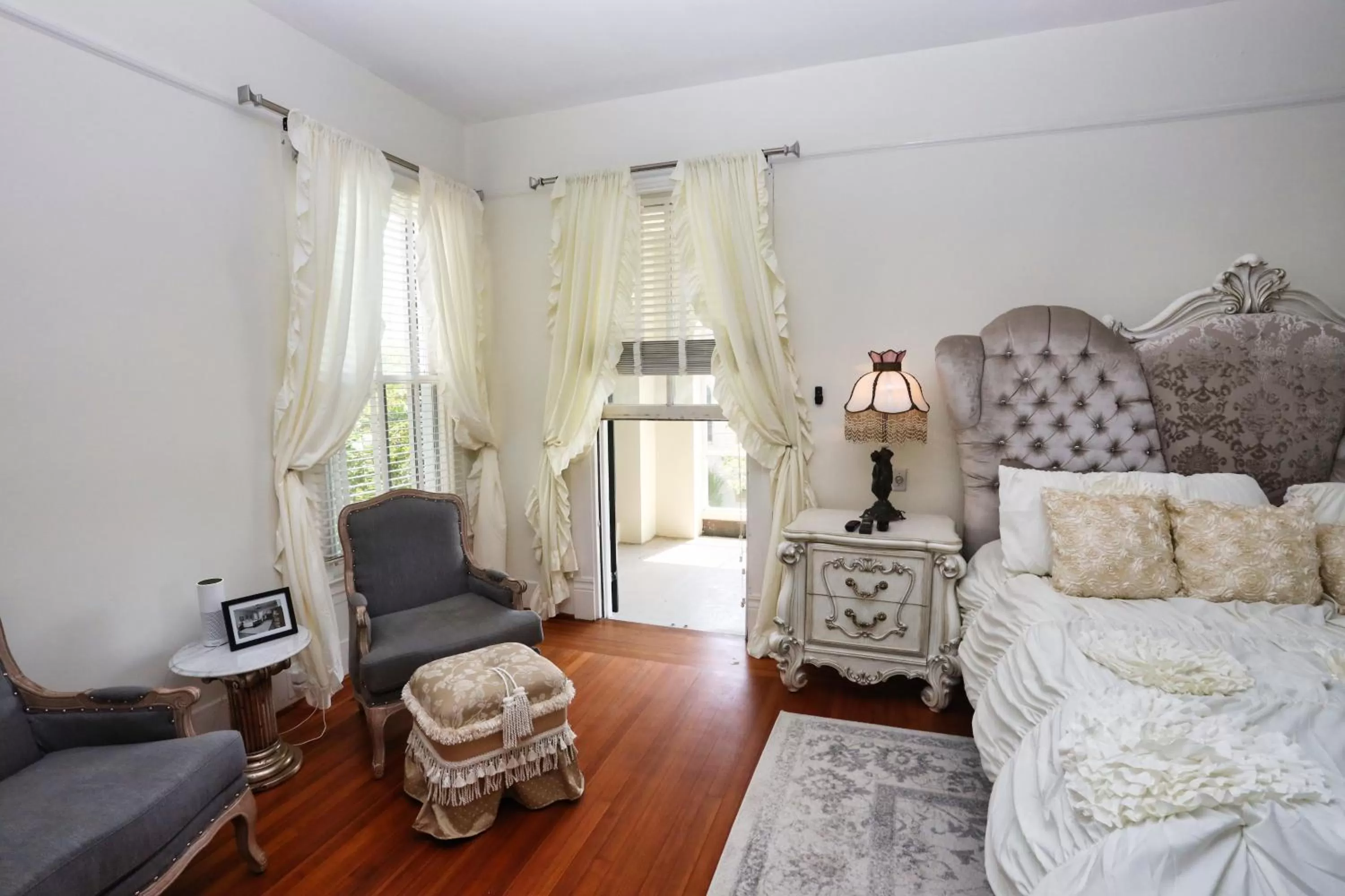 Seating Area in Virginia Point INN