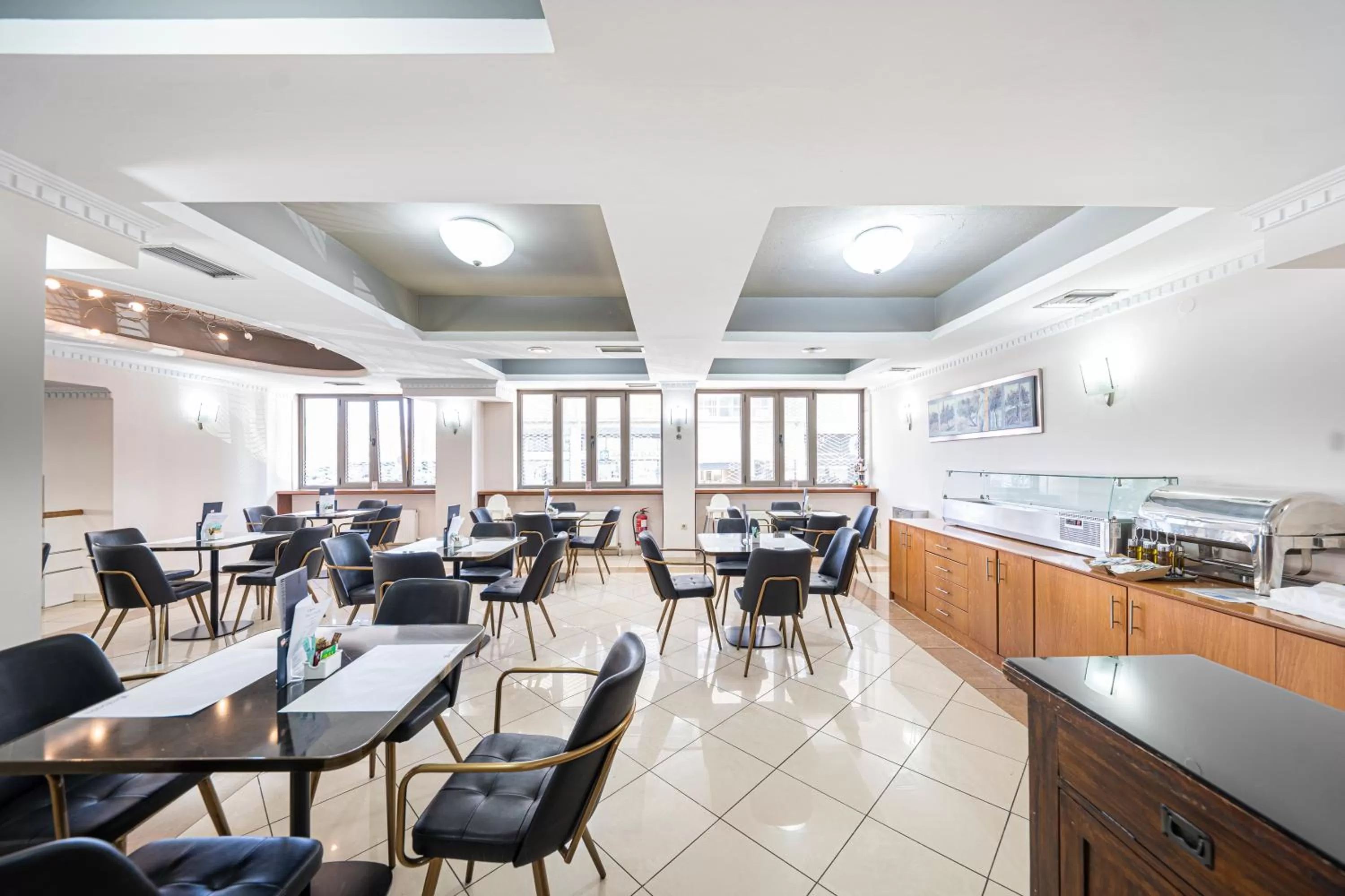 Restaurant/places to eat in Rotonda Hotel