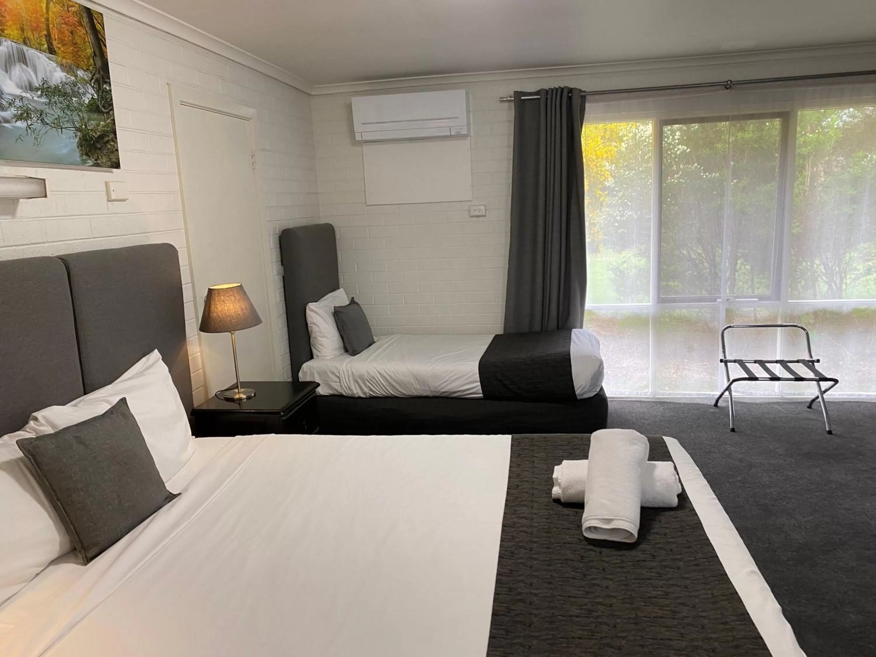 air conditioner, Bed in Frankston Motel