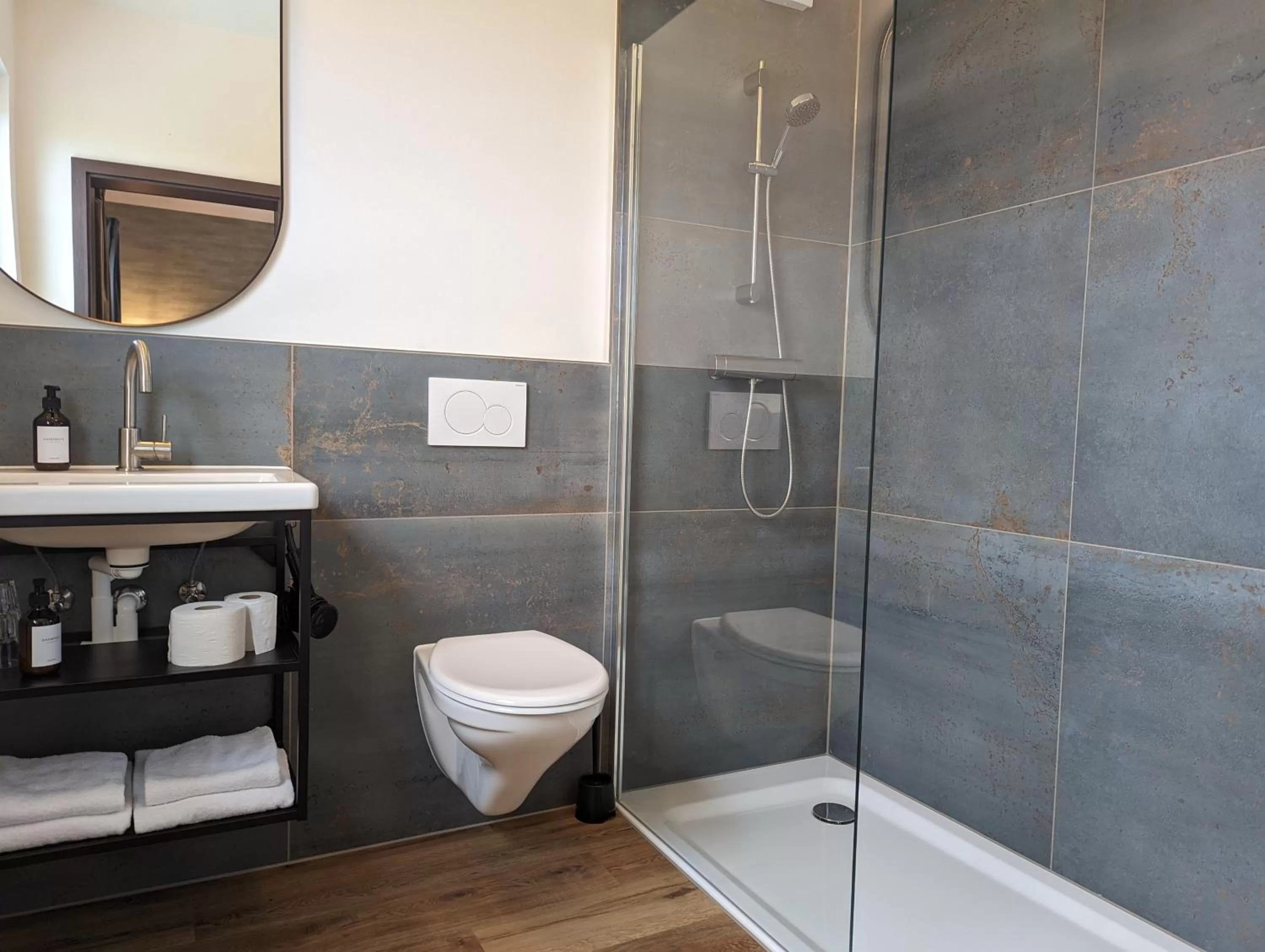 Shower in PaGa - Parkgaststaette