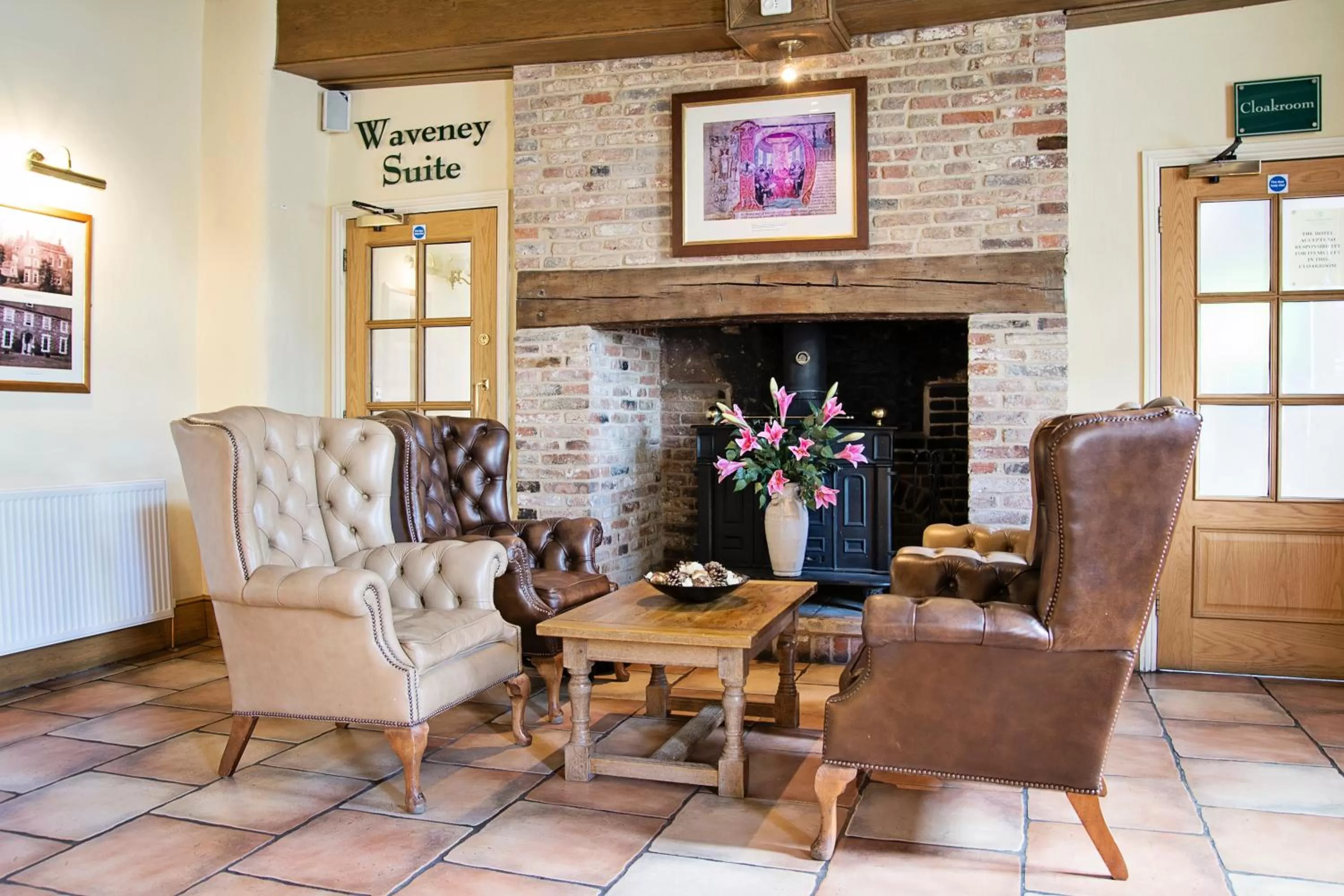Lobby or reception in Waveney House Hotel