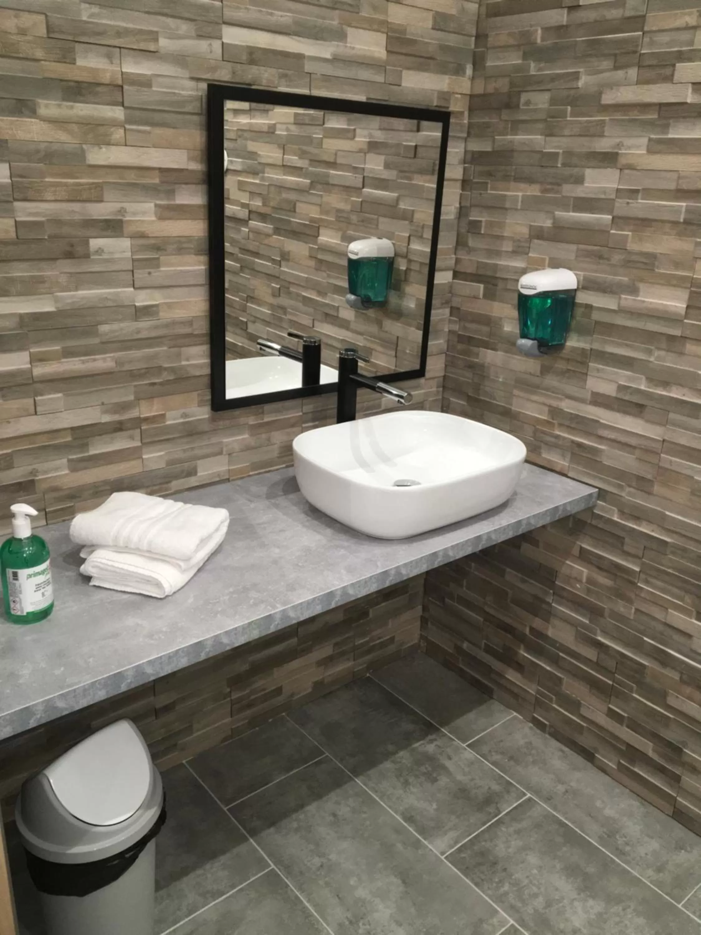 Toilet in Hôtel & Appartements Le Florence