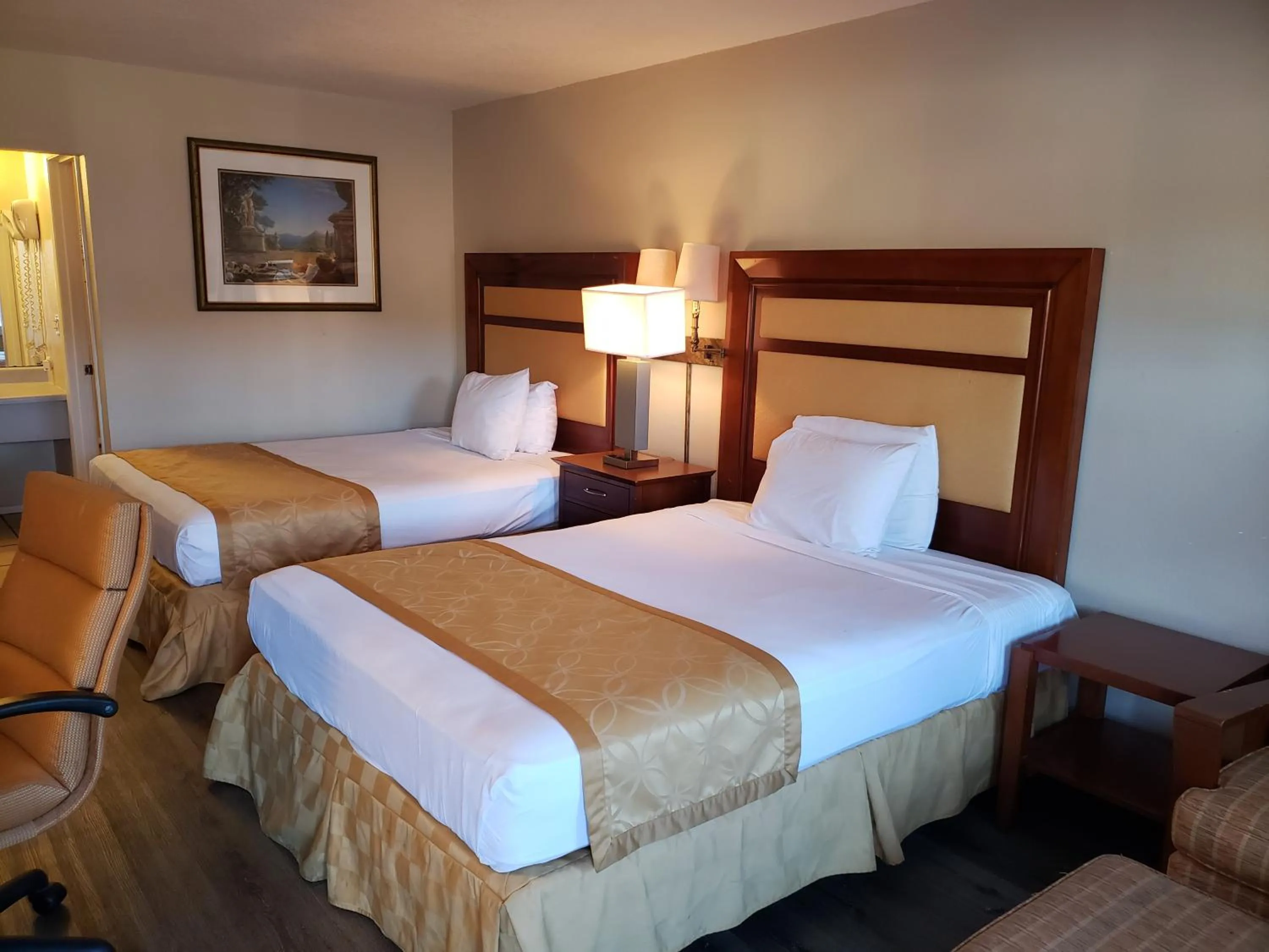 Bed in Knights Inn Kissimmee