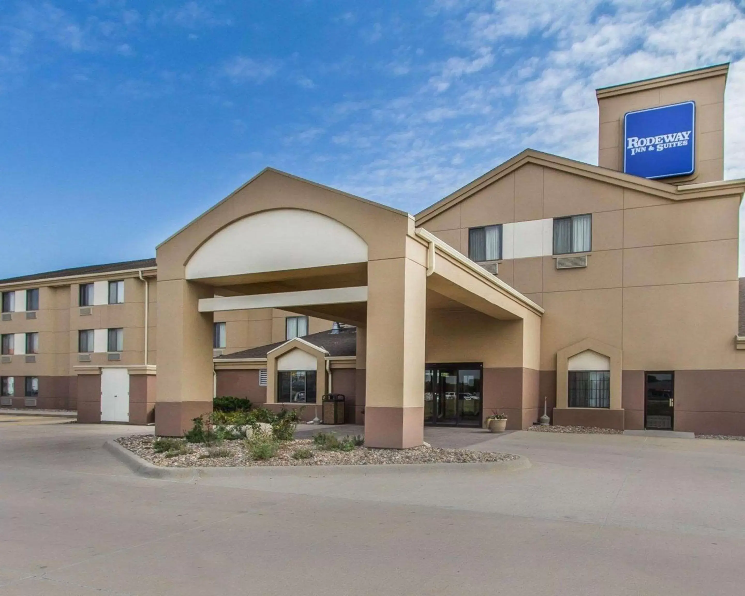 Property Building in Rodeway Inn Fremont Property Building in Rodeway Inn Fremont