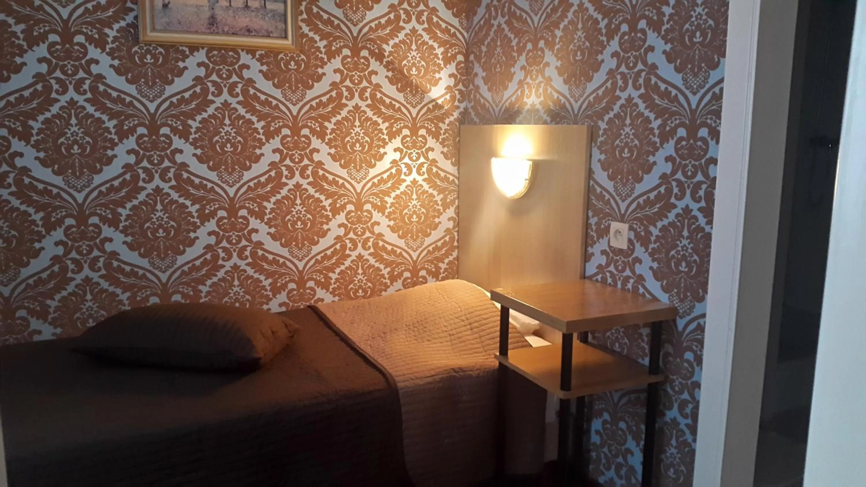 Bed in Hotel Antwerp Billard Palace