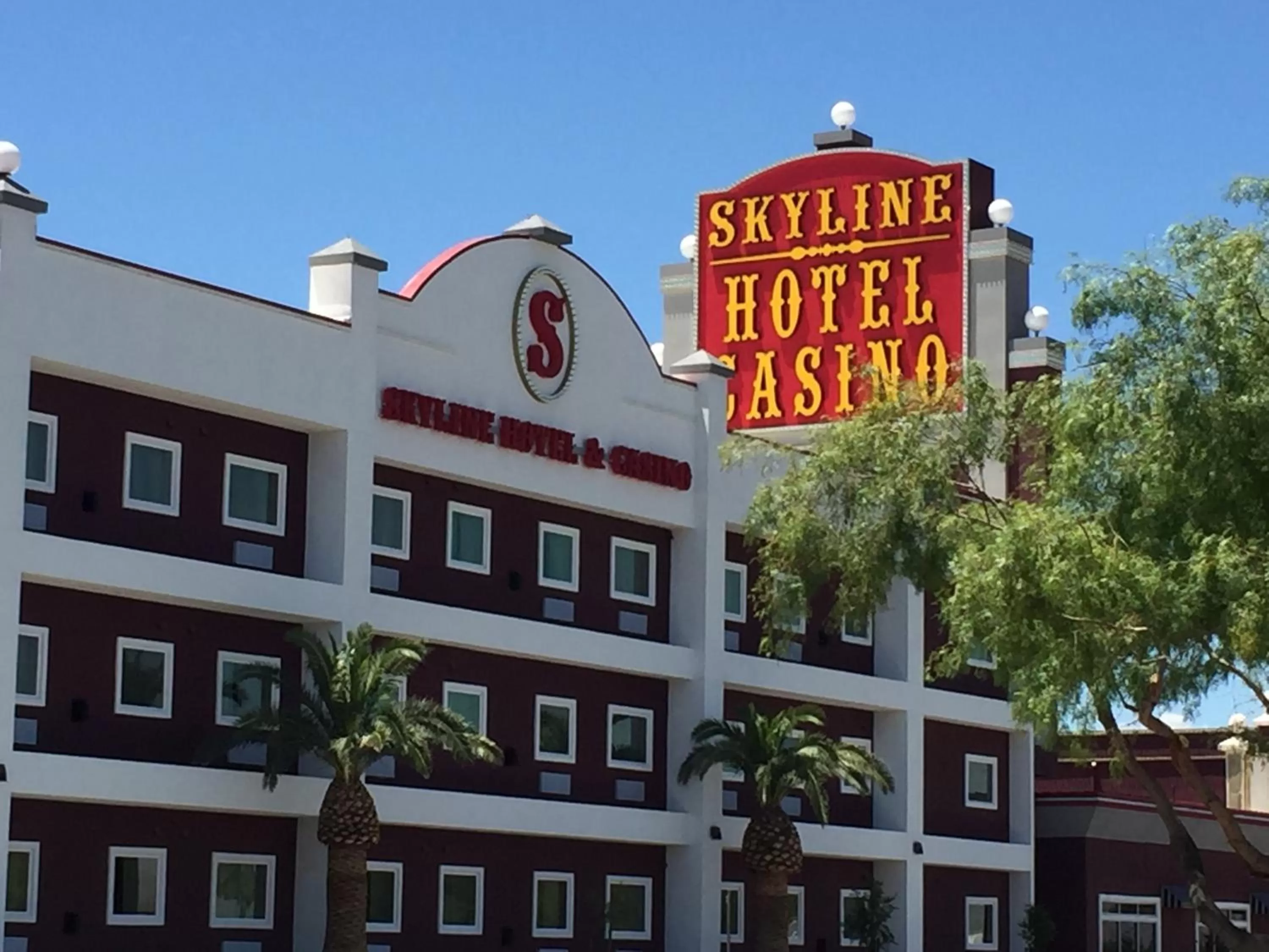 Facade/entrance in Skyline Hotel and Casino