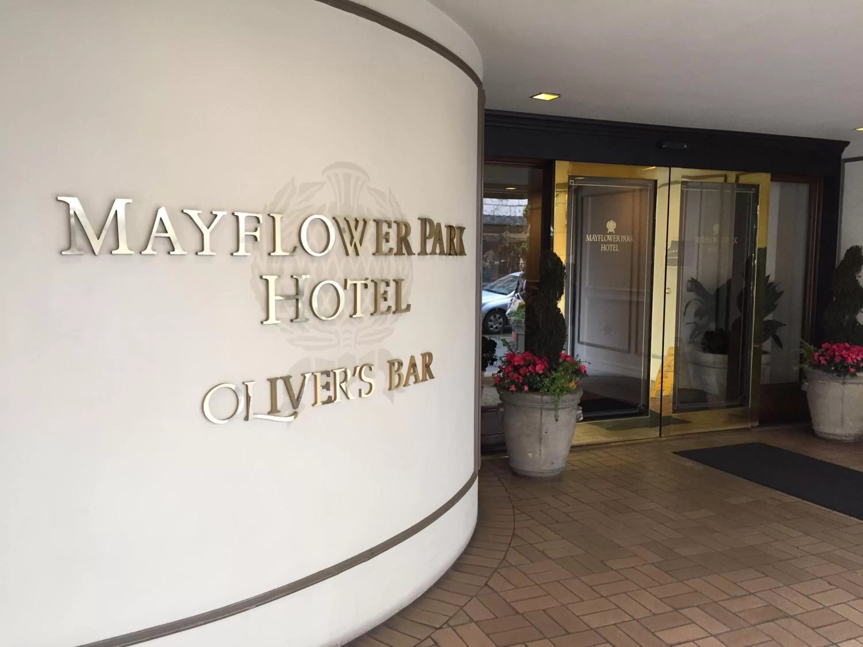 Facade/entrance in Mayflower Park Hotel