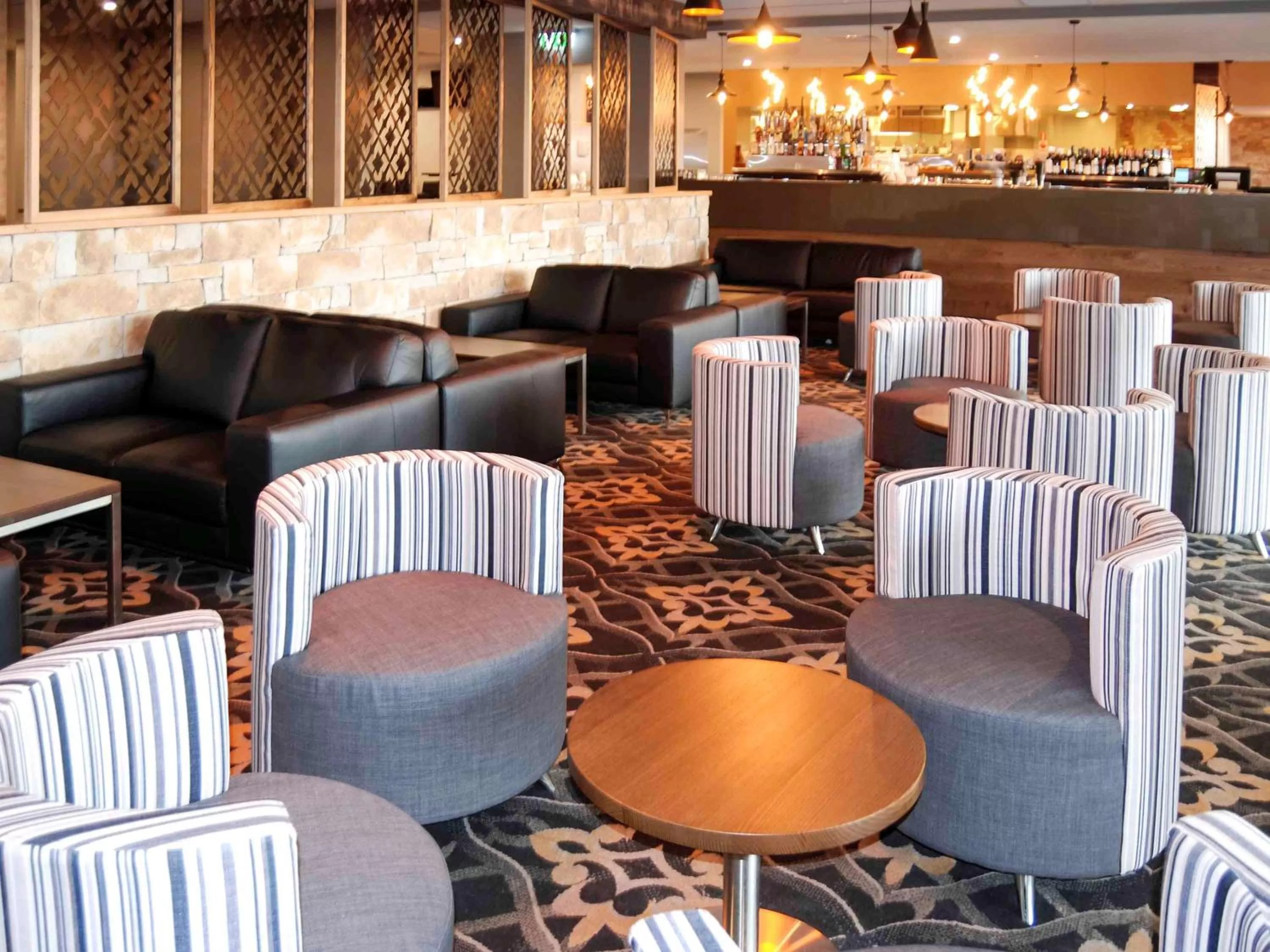 Restaurant/places to eat in Mercure Warragul