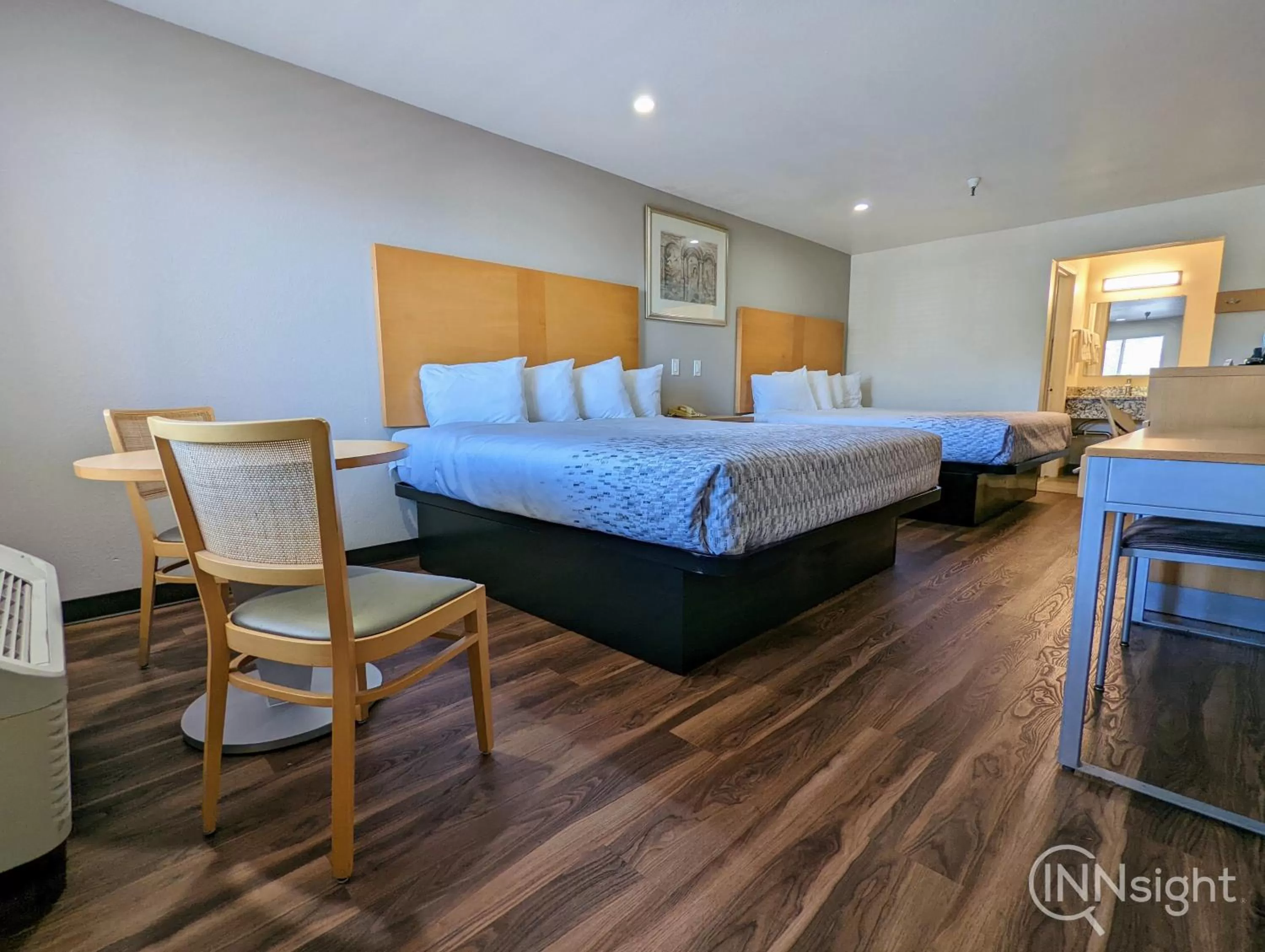 Photo of the whole room, Bed in Royal Inn