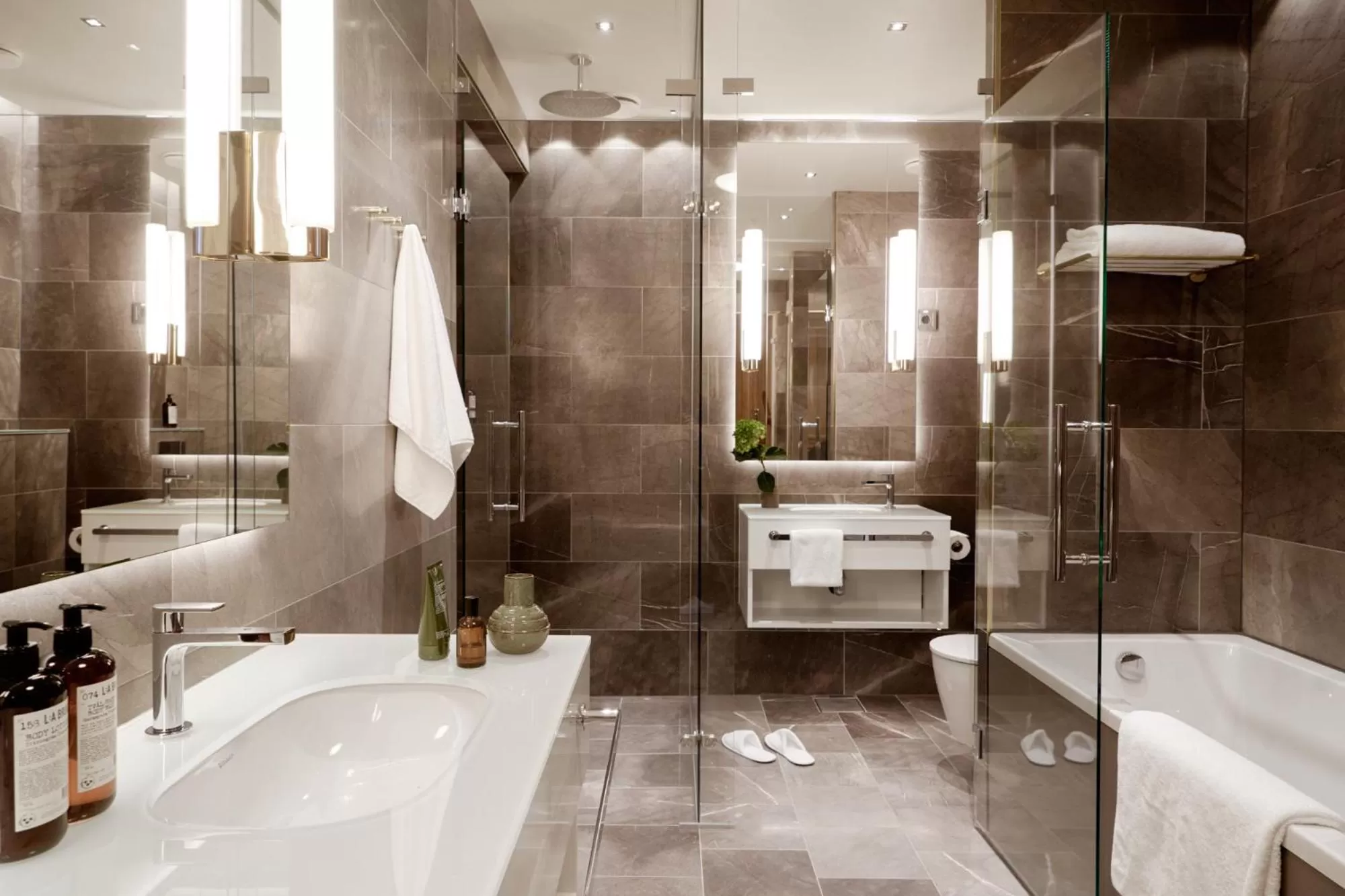 Shower in Hotel St. George Helsinki